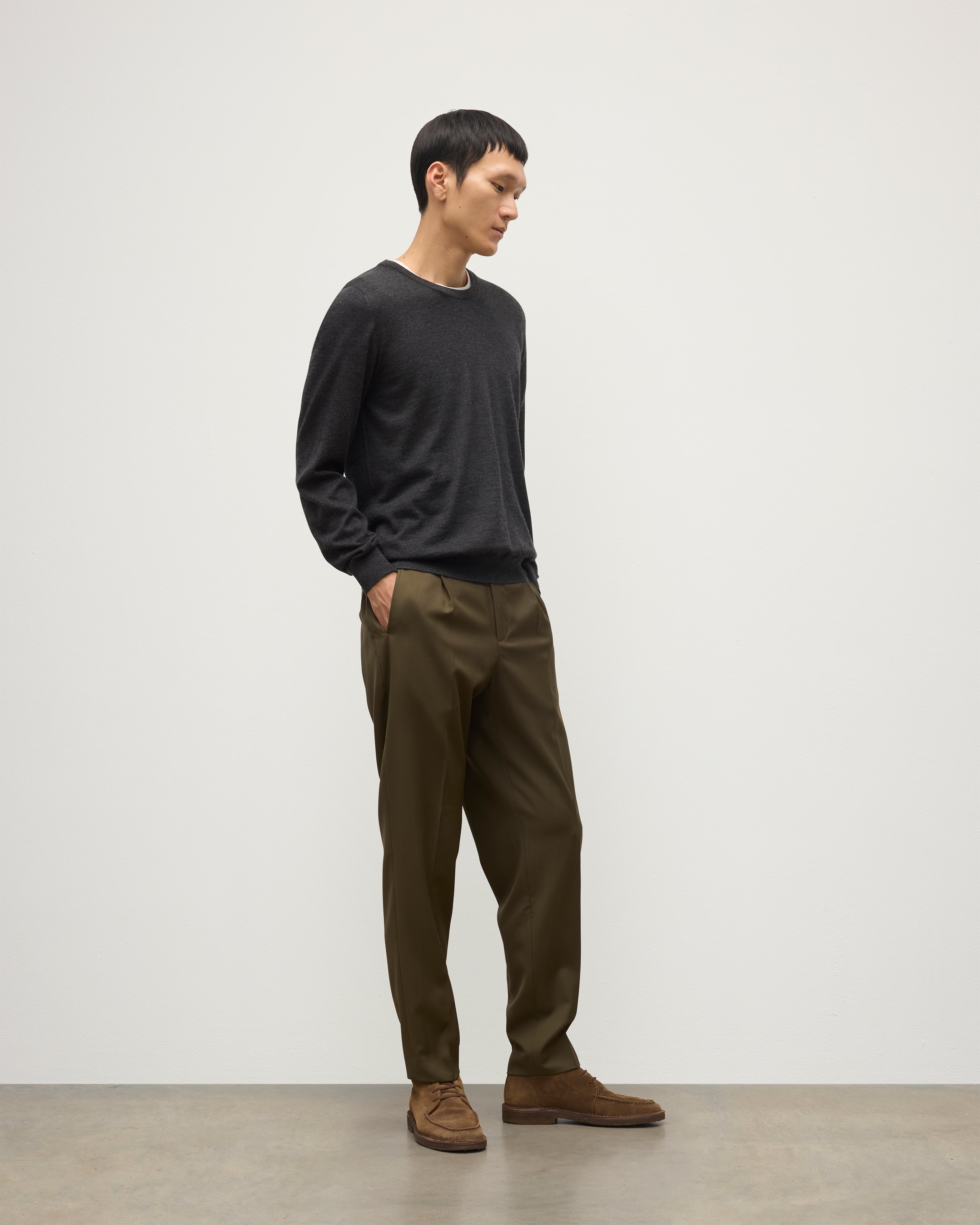 Johnstons of Elgin - Fin Dark Grey Superfine Cashmere Jumper