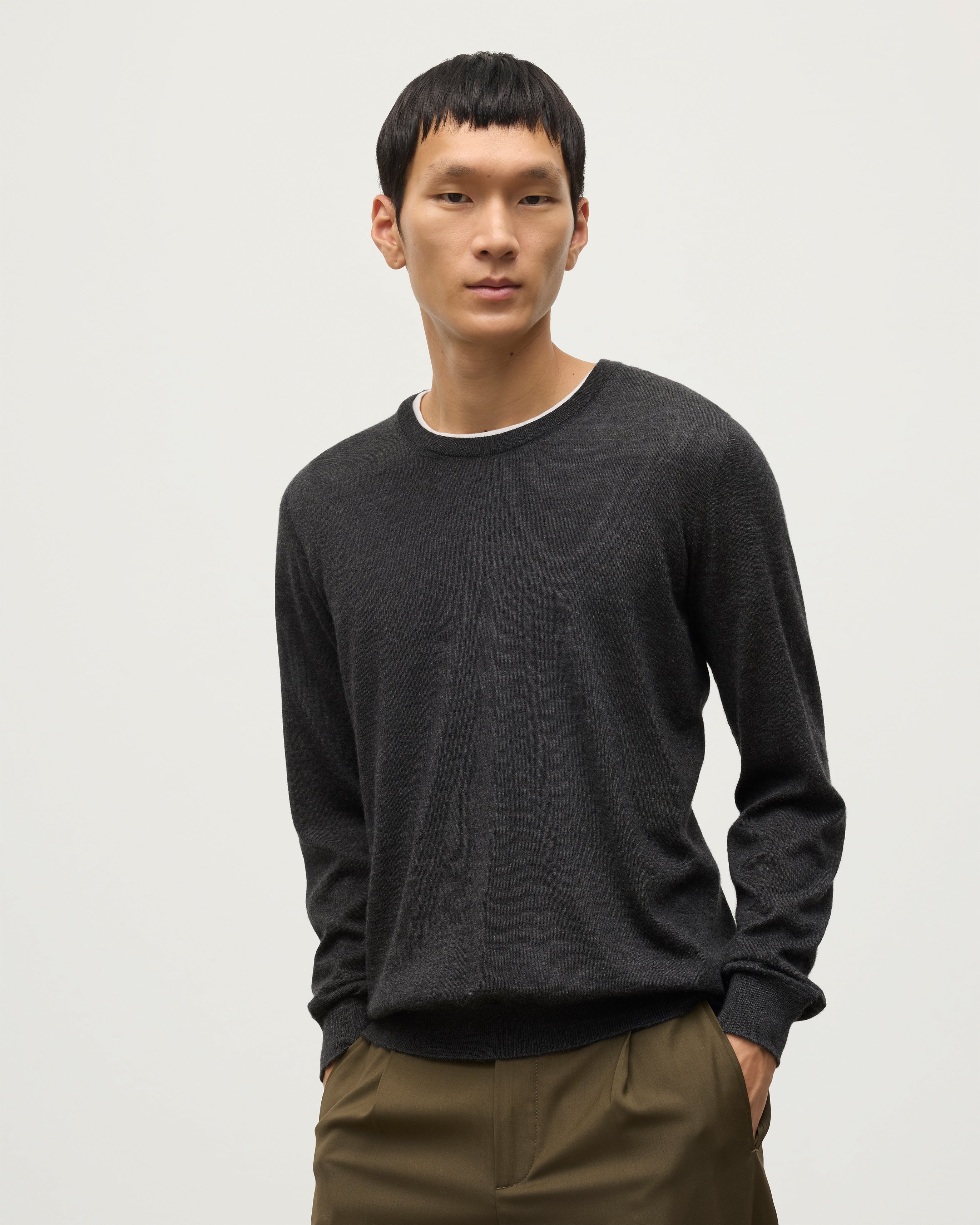 Johnstons of Elgin - Fin Dark Grey Superfine Cashmere Jumper