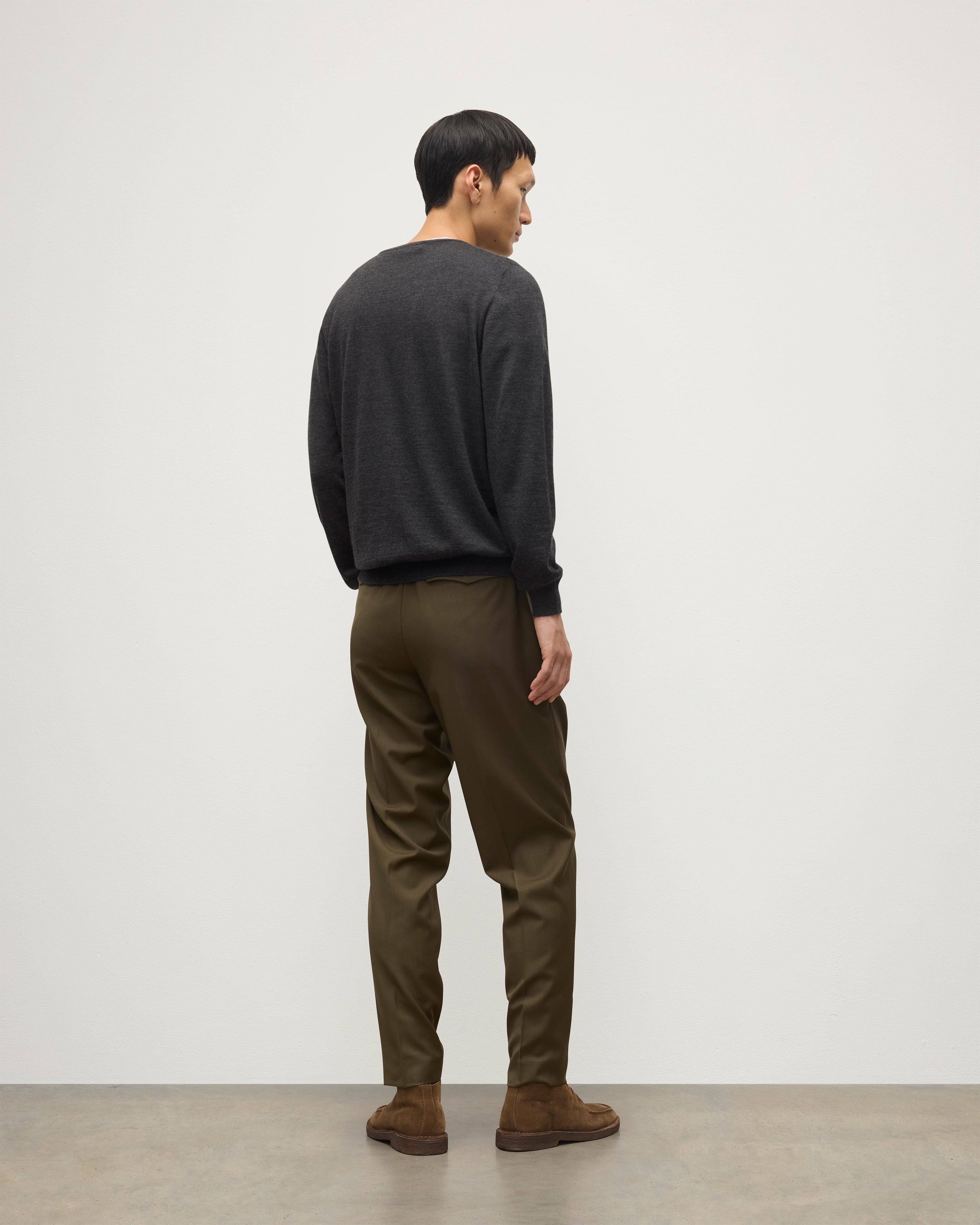 Johnstons of Elgin - Fin Dark Grey Superfine Cashmere Jumper