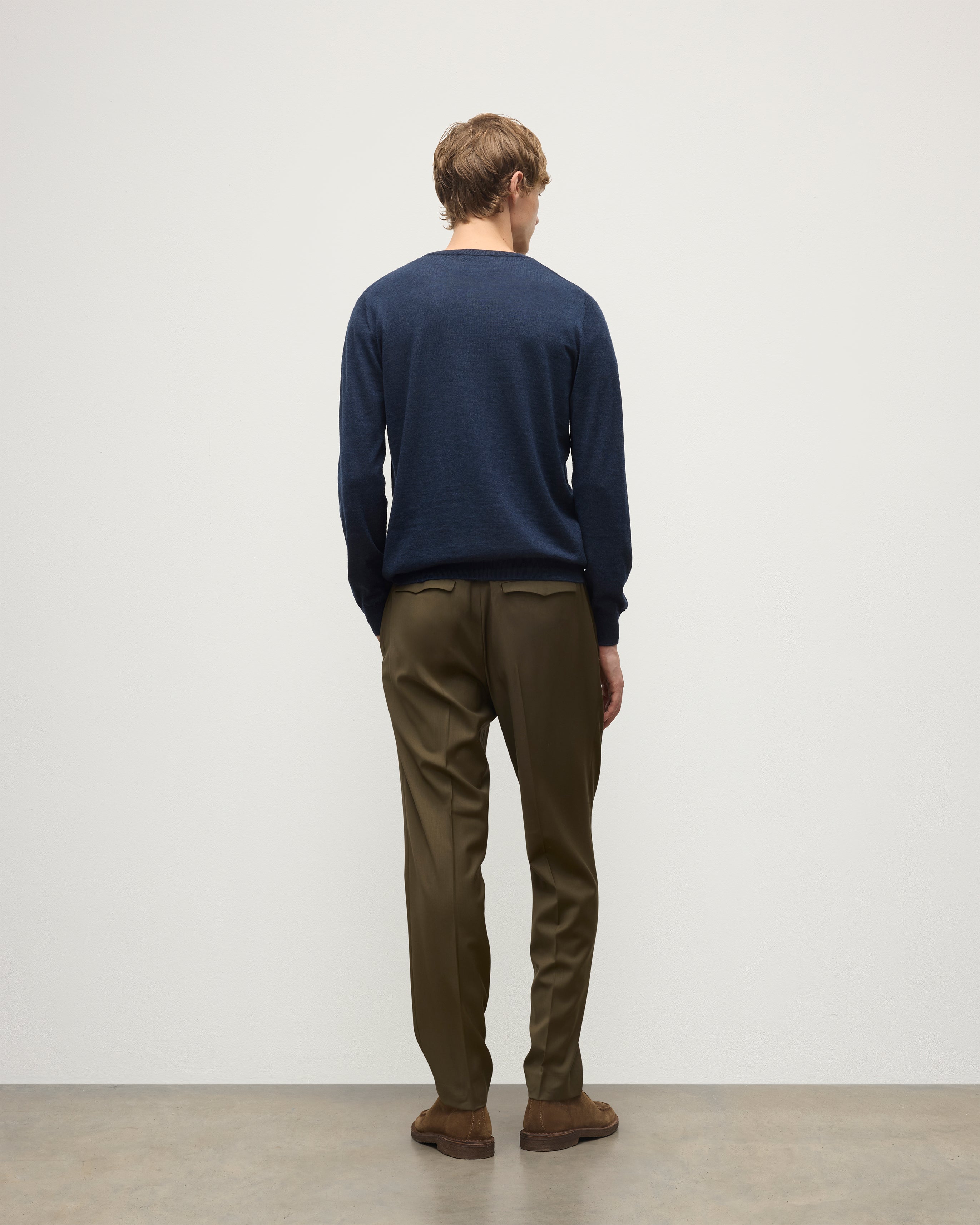 Johnstons of Elgin - Fin Navy Superfine Cashmere Jumper