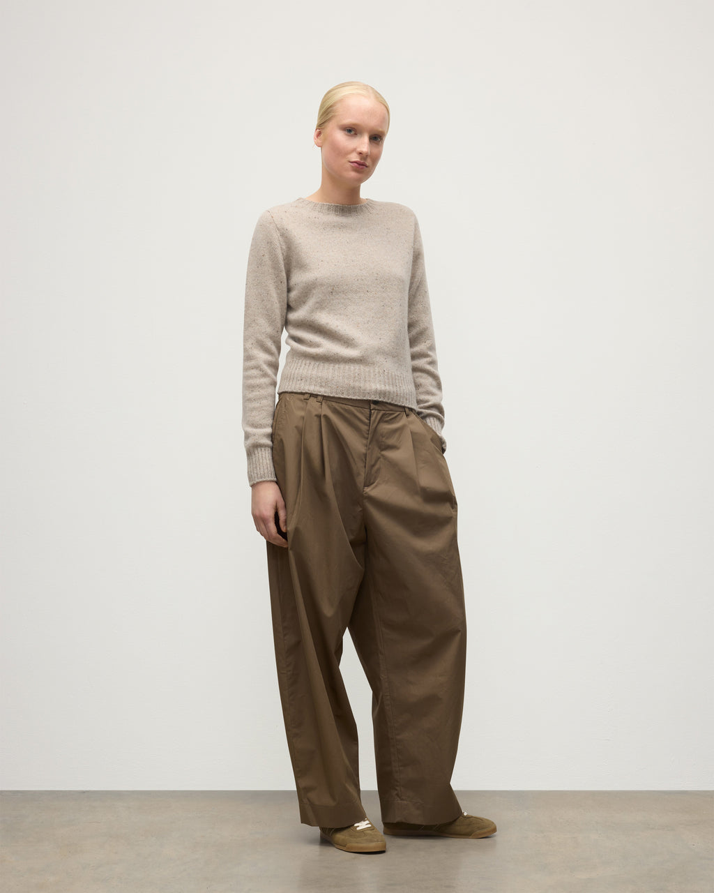 Johnstons of Elgin - Cairn Natural Donegal Cashmere Jumper