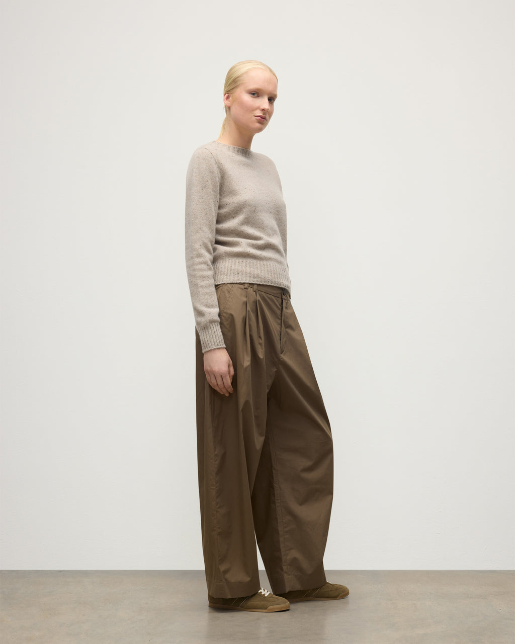 Johnstons of Elgin - Cairn Natural Donegal Cashmere Jumper