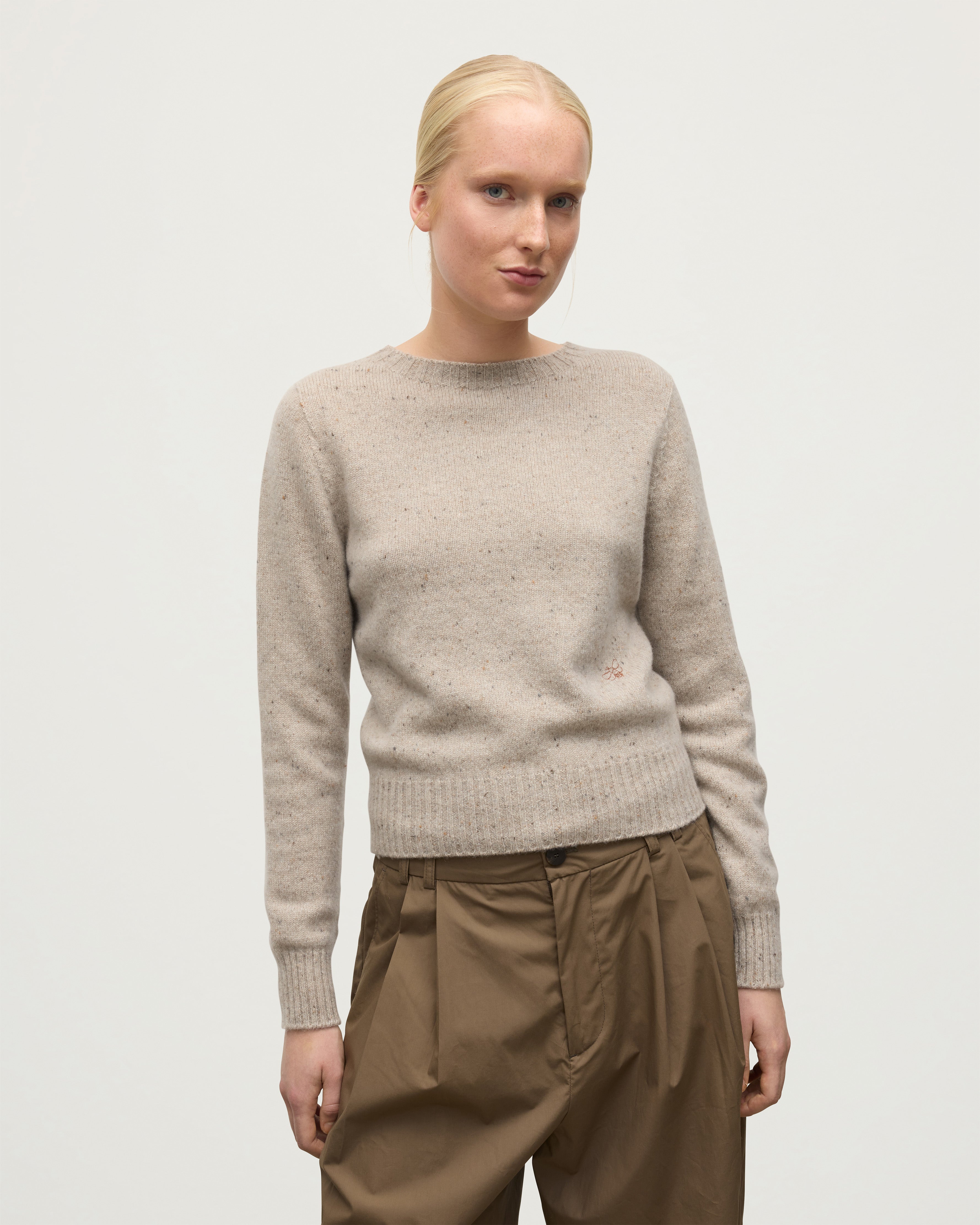 Johnstons of Elgin - Cairn Natural Donegal Cashmere Jumper