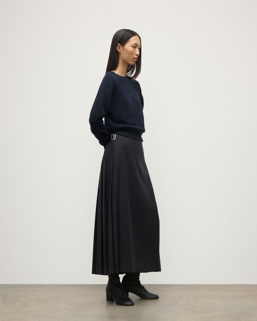 Johnstons of Elgin - Cairn Blue Donegal Cashmere Jumper