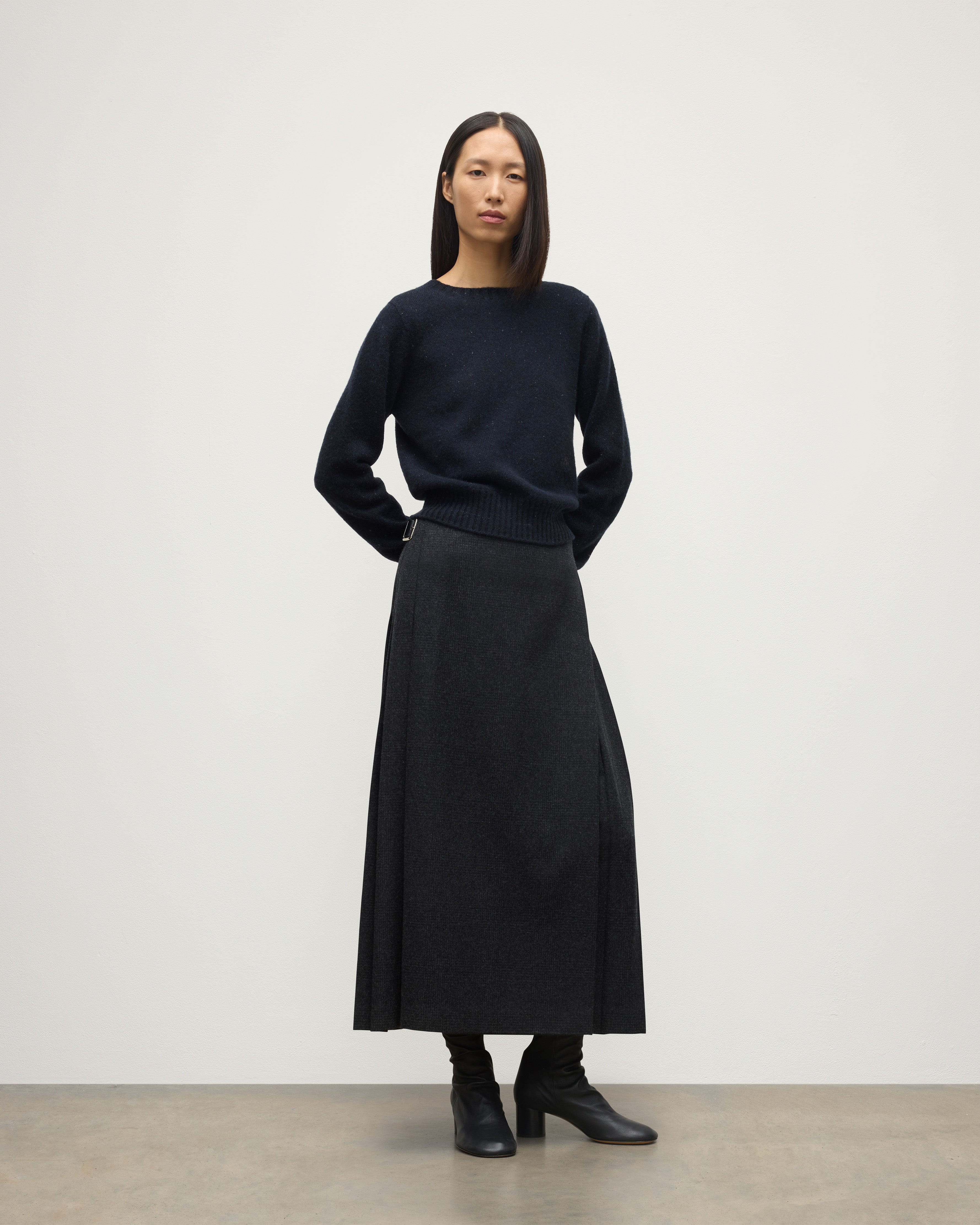 Johnstons of Elgin - Cairn Blue Donegal Cashmere Jumper