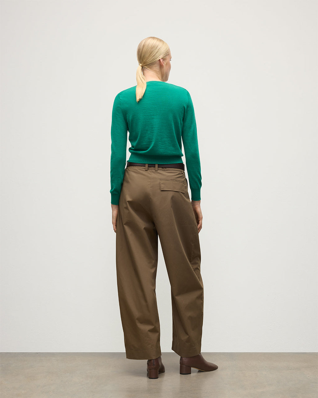 Johnstons of Elgin - Ella Bright Green Superfine Cashmere Scoop Neck Jumper