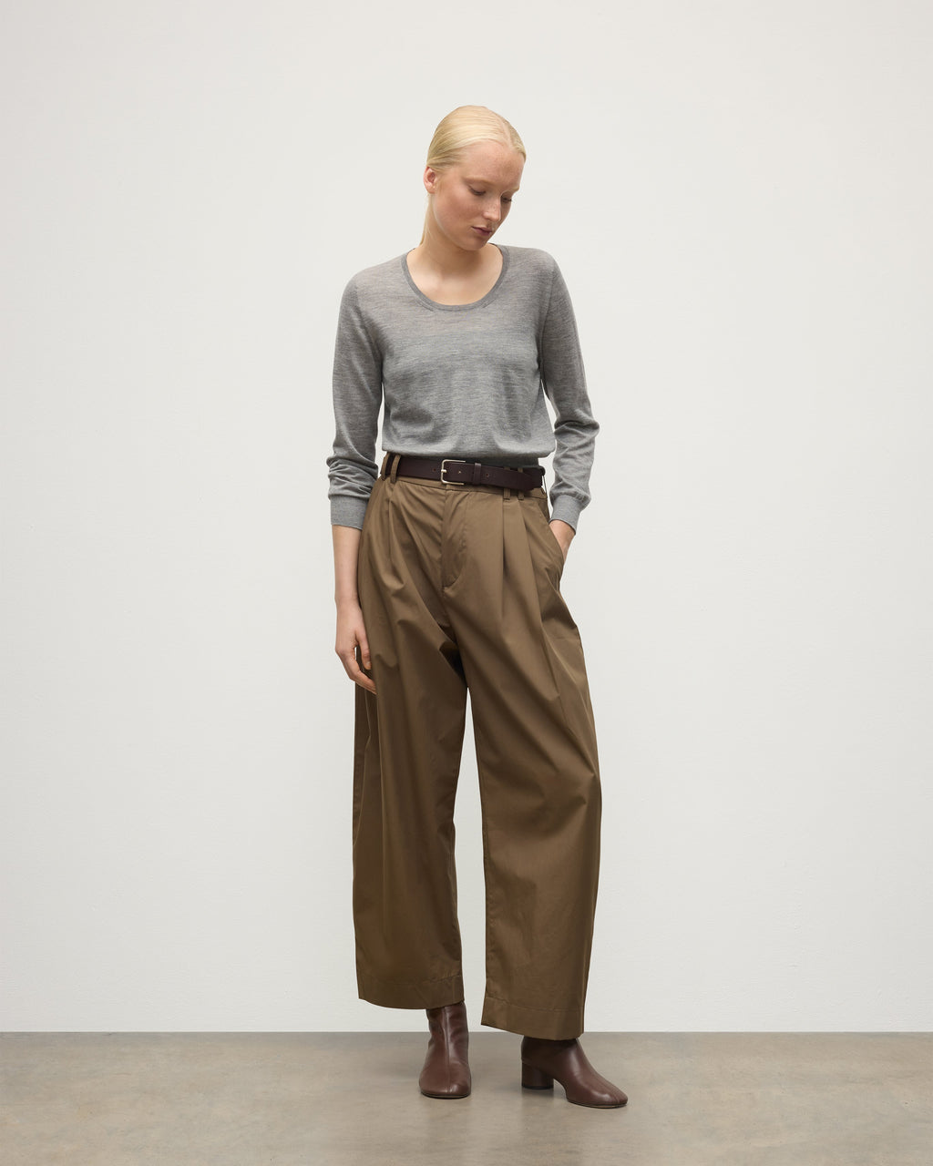 Johnstons of Elgin - Ella Scoop Neck Superfine Cashmere Grey Jumper