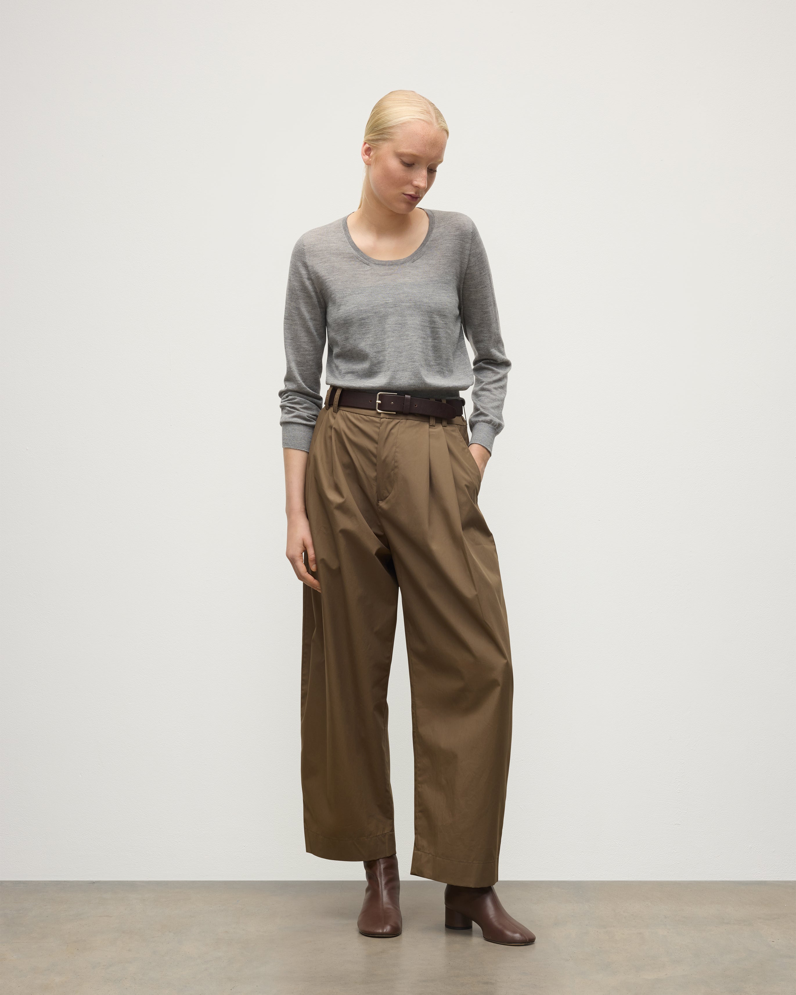 Johnstons of Elgin - Ella Scoop Neck Superfine Cashmere Grey Jumper