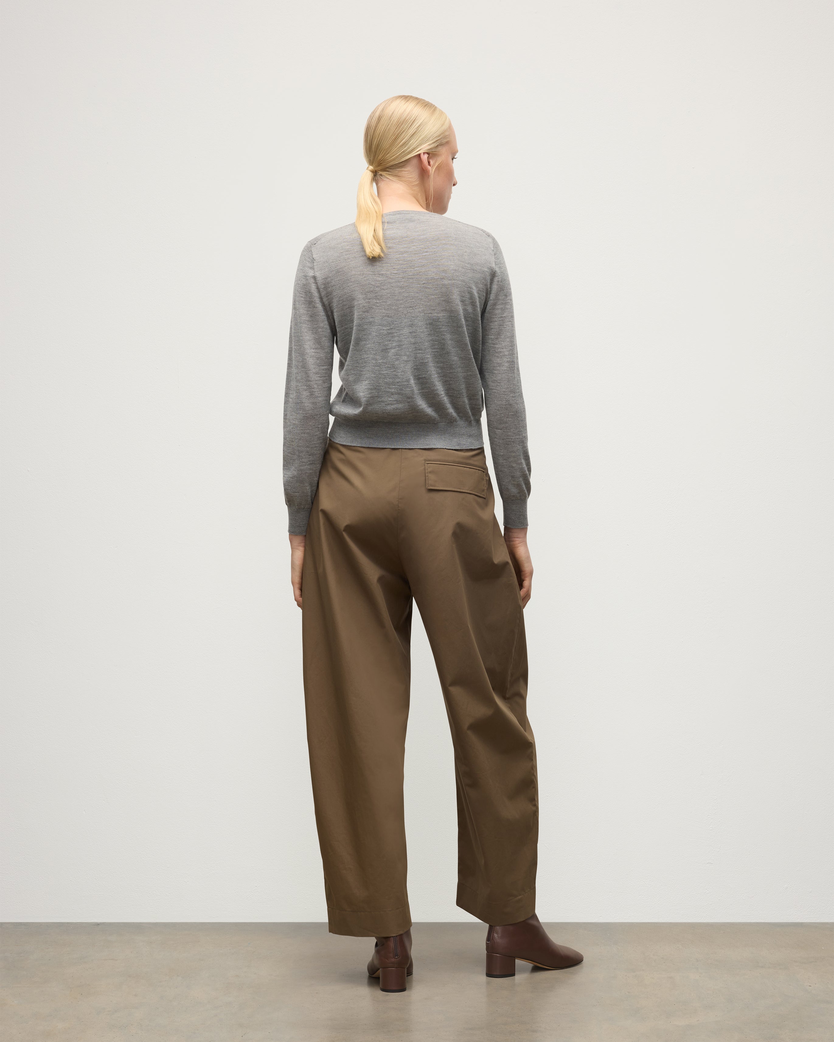 Johnstons of Elgin - Ella Scoop Neck Superfine Cashmere Grey Jumper