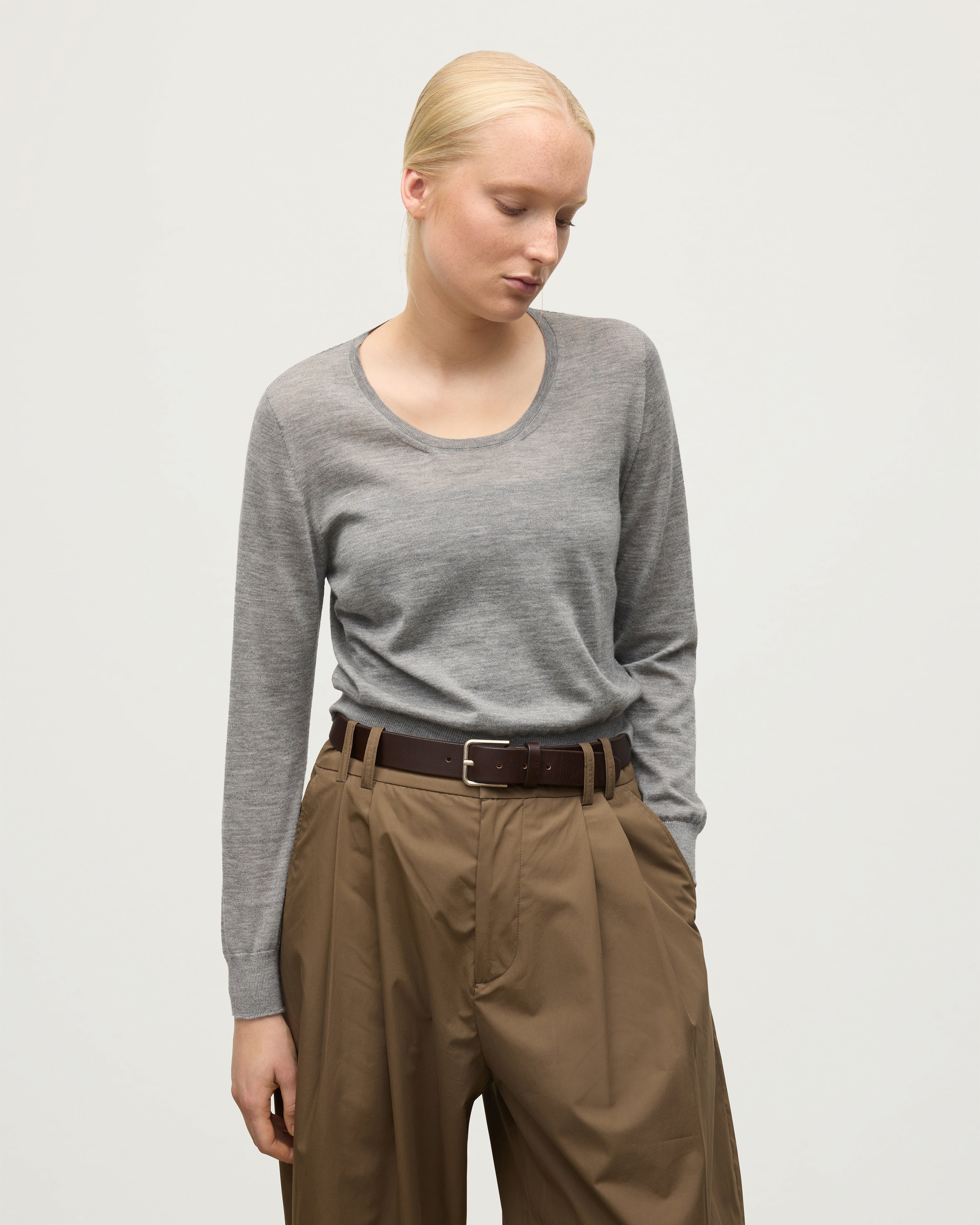 Johnstons of Elgin - Ella Scoop Neck Superfine Cashmere Grey Jumper