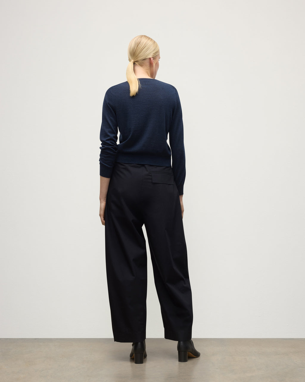 Johnstons of Elgin - Ella Scoop Neck Superfine Cashmere Navy Jumper