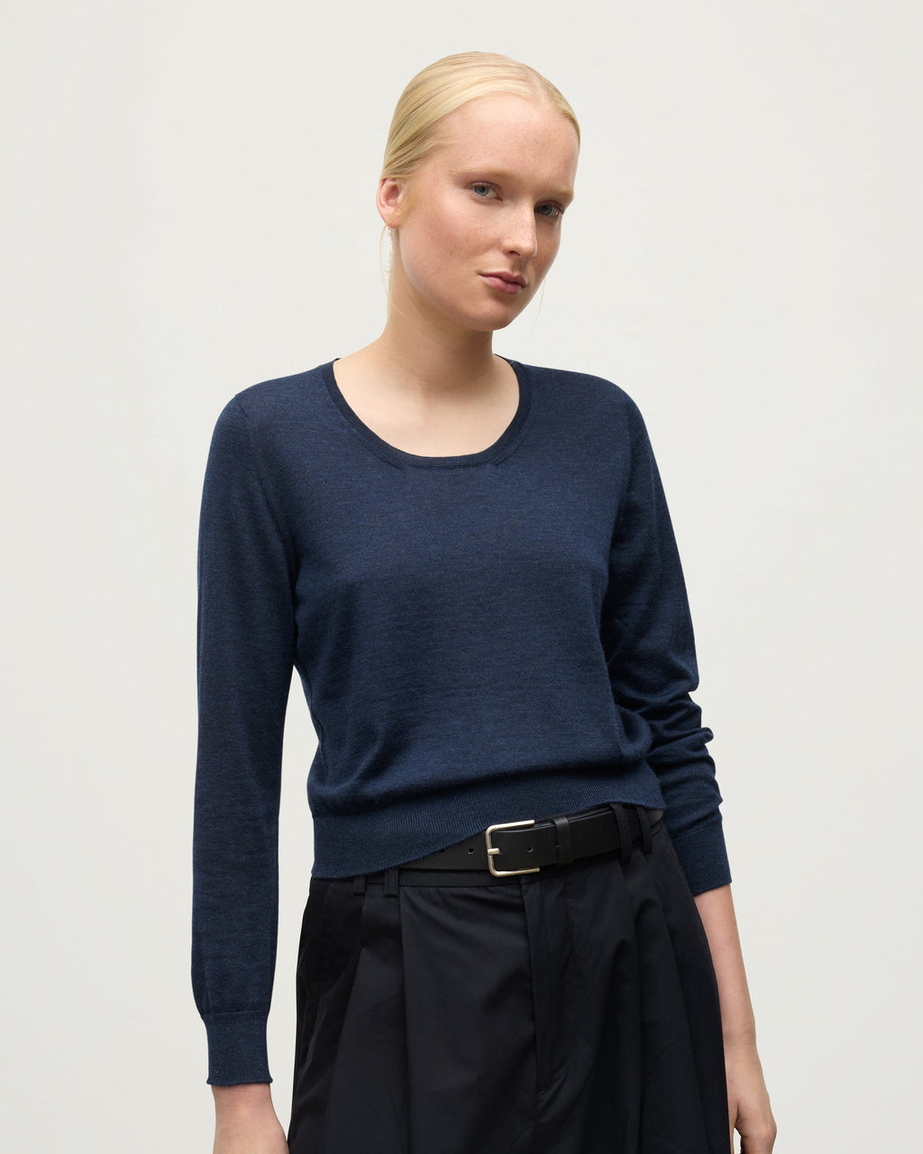 Johnstons of Elgin - Ella Scoop Neck Superfine Cashmere Navy Jumper