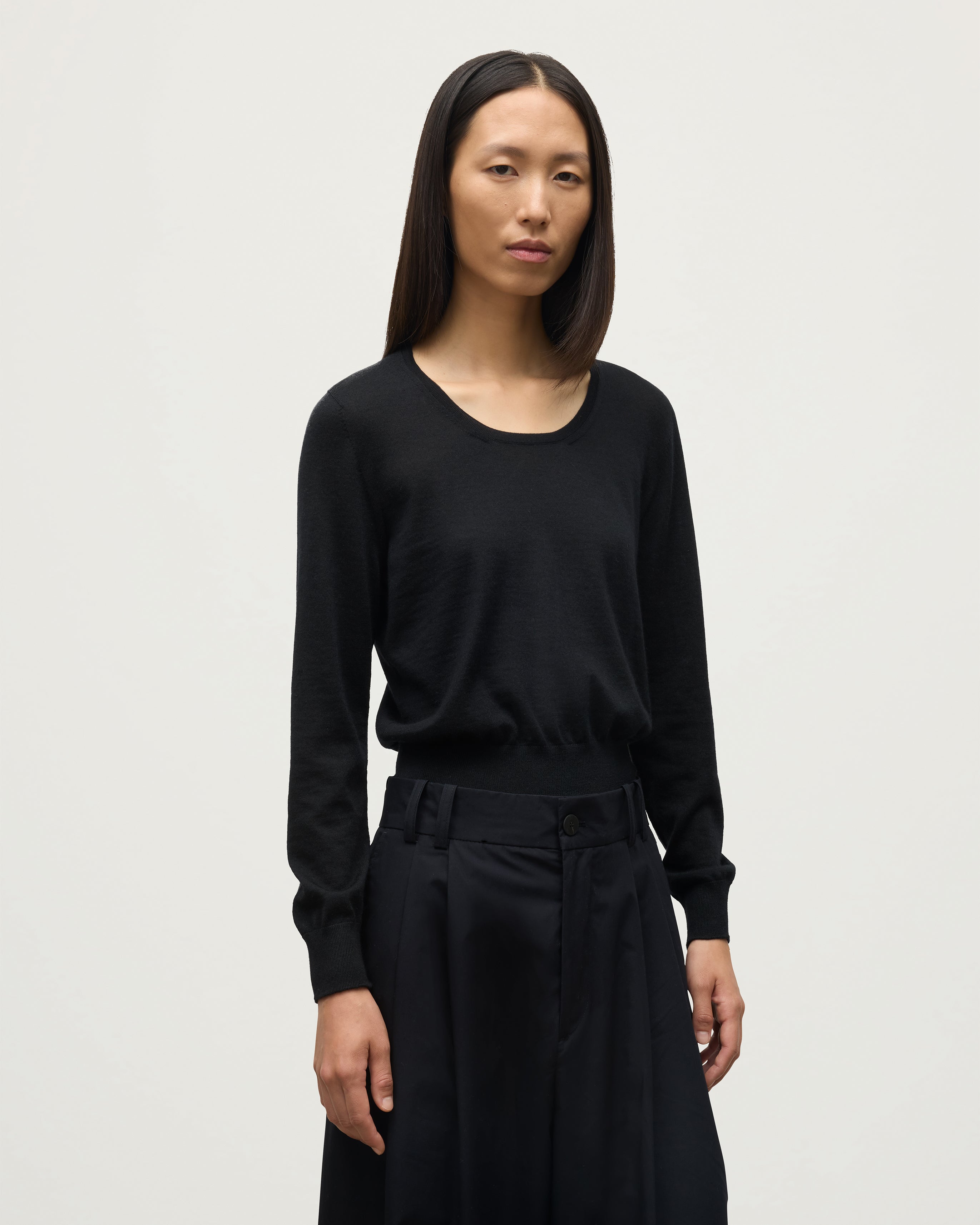 Johnstons of Elgin - Ella Scoop Neck Superfine Cashmere Black Jumper