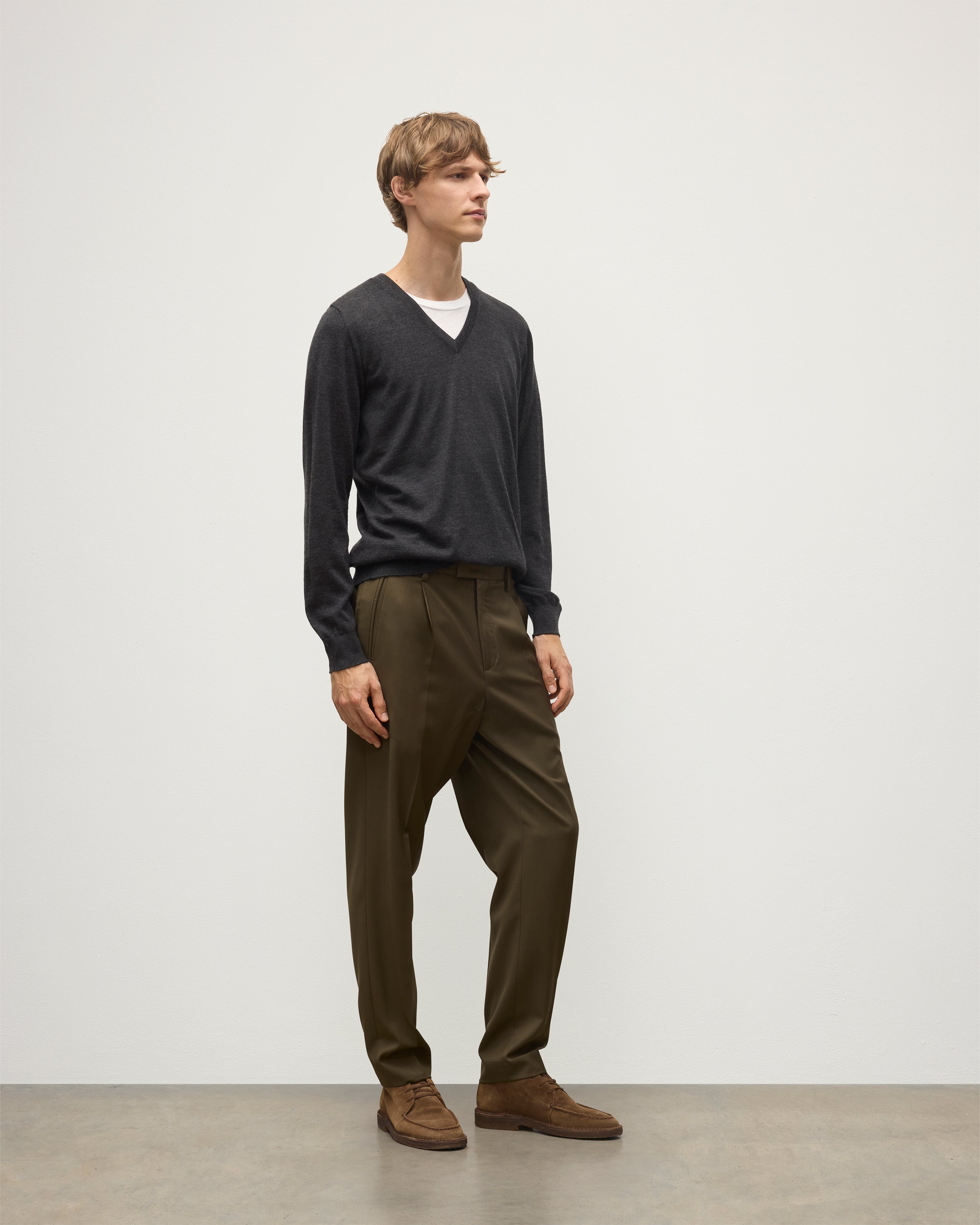 Johnstons of Elgin - Fin Dark Grey V Neck Superfine Cashmere Jumper