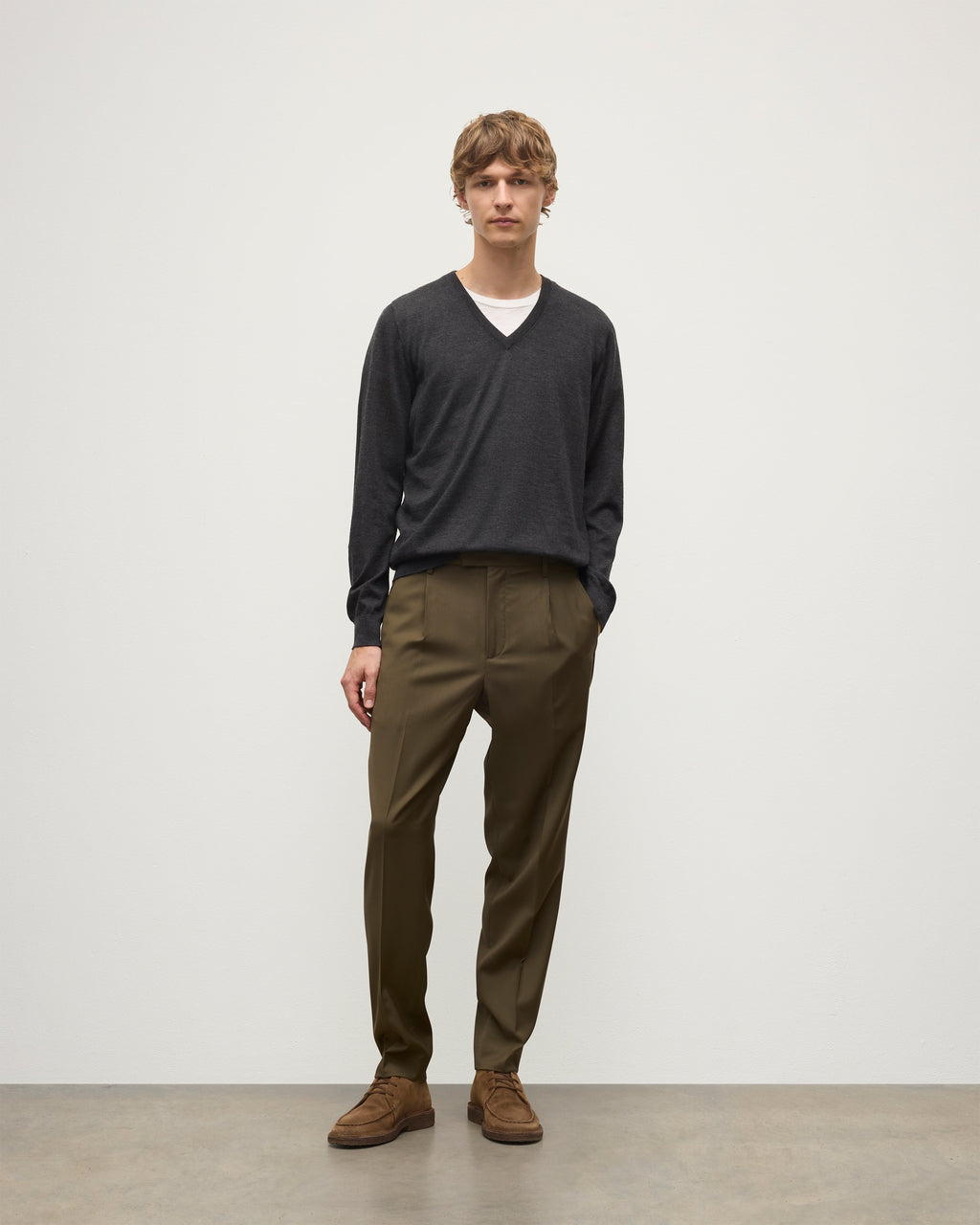 Johnstons of Elgin - Fin Dark Grey V Neck Superfine Cashmere Jumper
