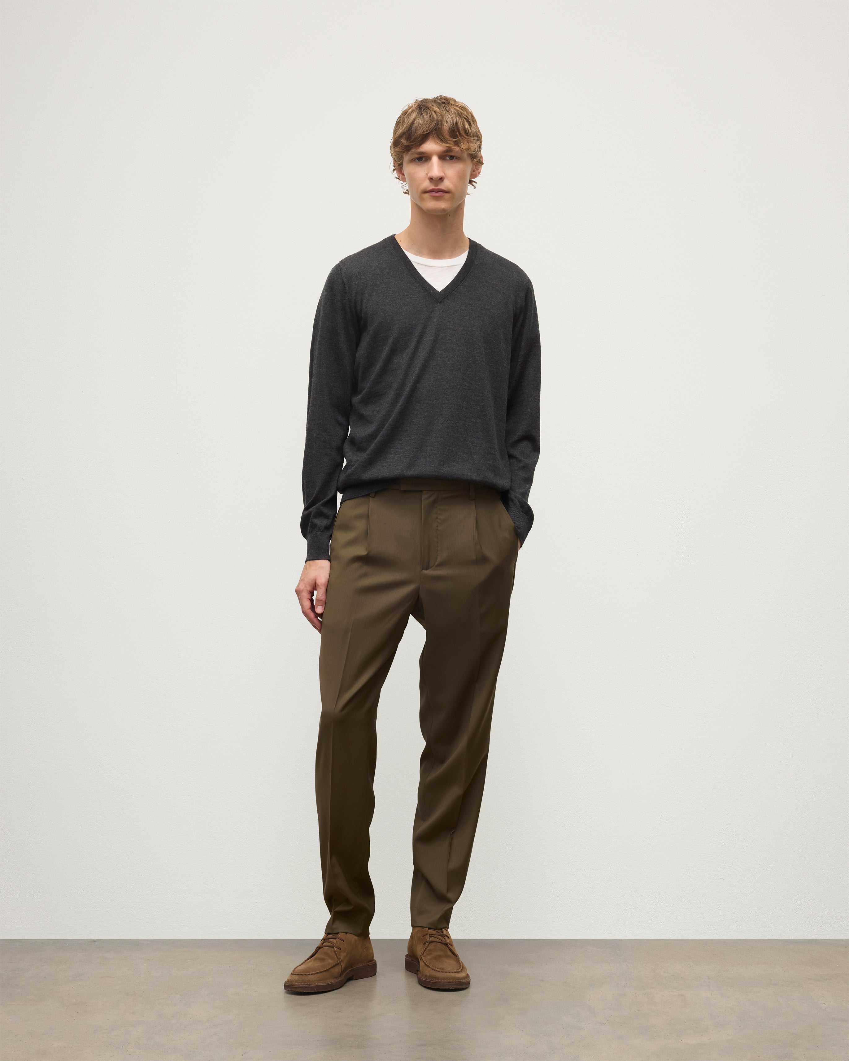 Johnstons of Elgin - Fin Dark Grey V Neck Superfine Cashmere Jumper