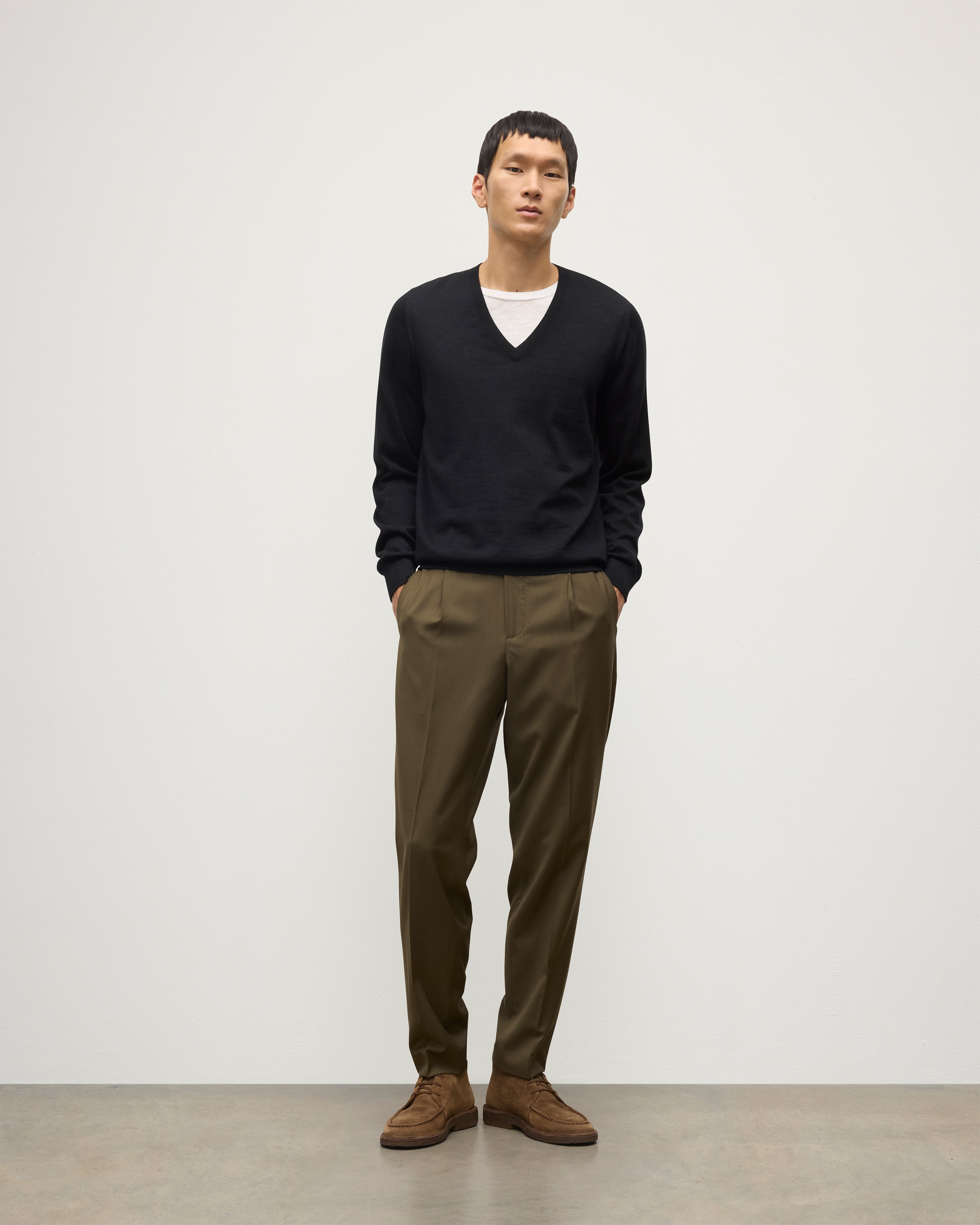 Johnstons of Elgin - Fin Black V Neck Superfine Cashmere Jumper