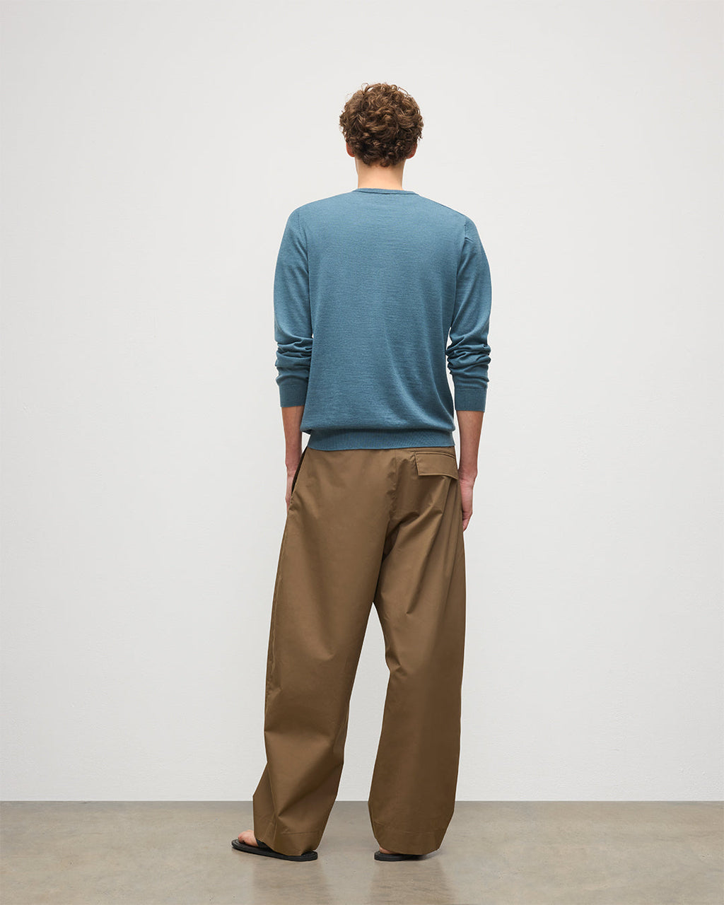 Johnstons of Elgin - Fin Blue V Neck Superfine Cashmere Jumper