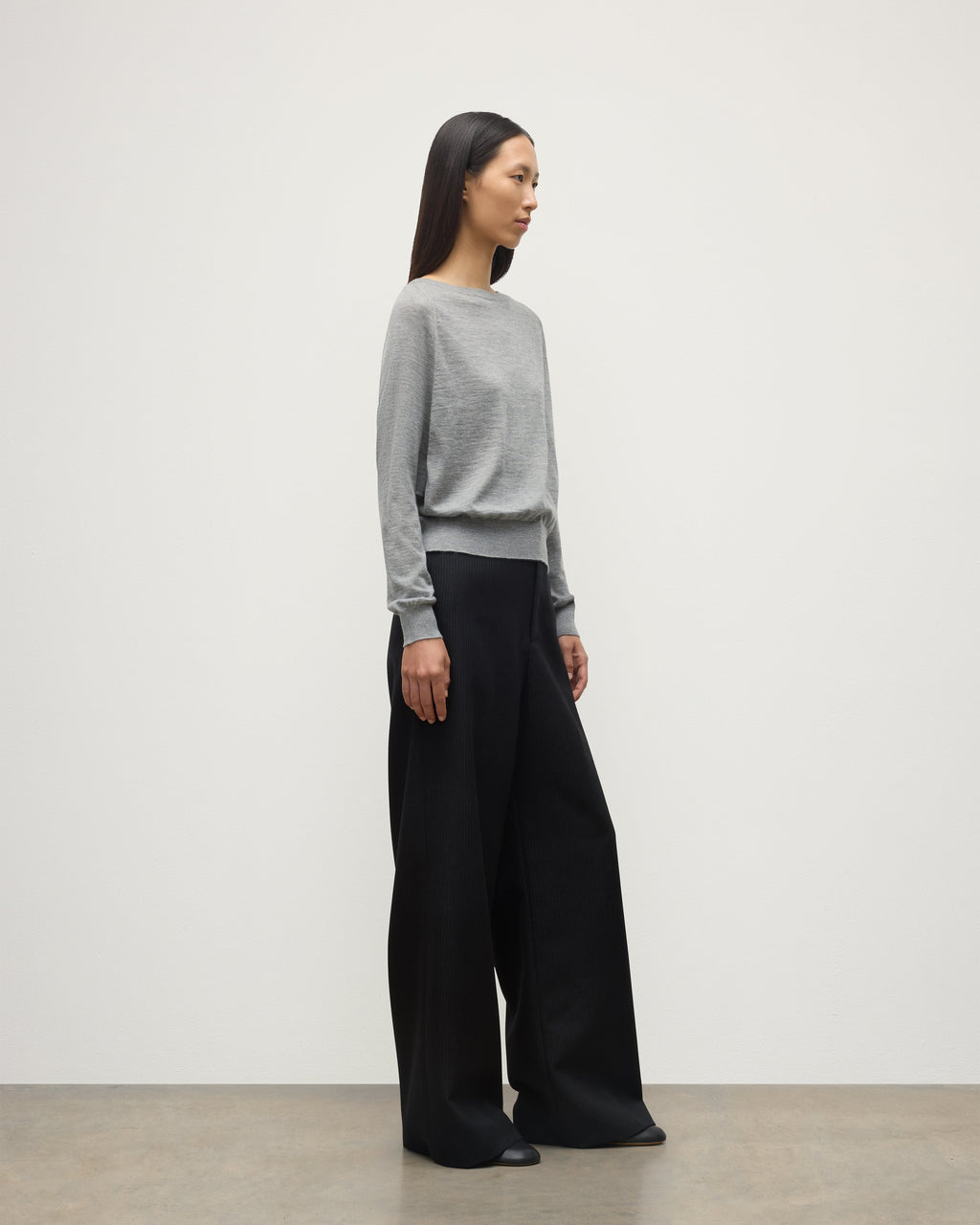 Johnstons of Elgin - Finola Grey Superfine Cashmere Jumper