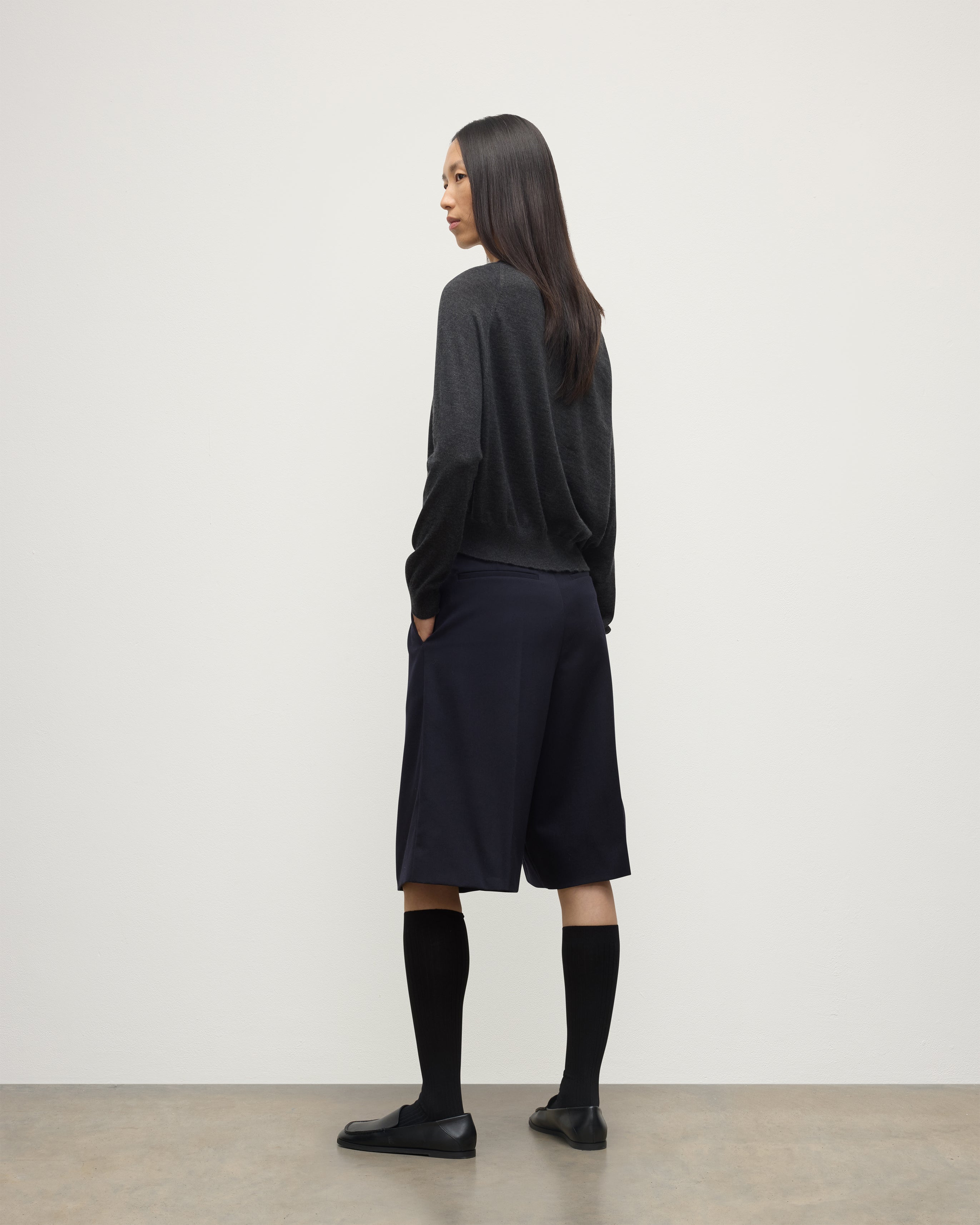 Johnstons of Elgin - Finola Dark Grey Superfine Cashmere Jumper