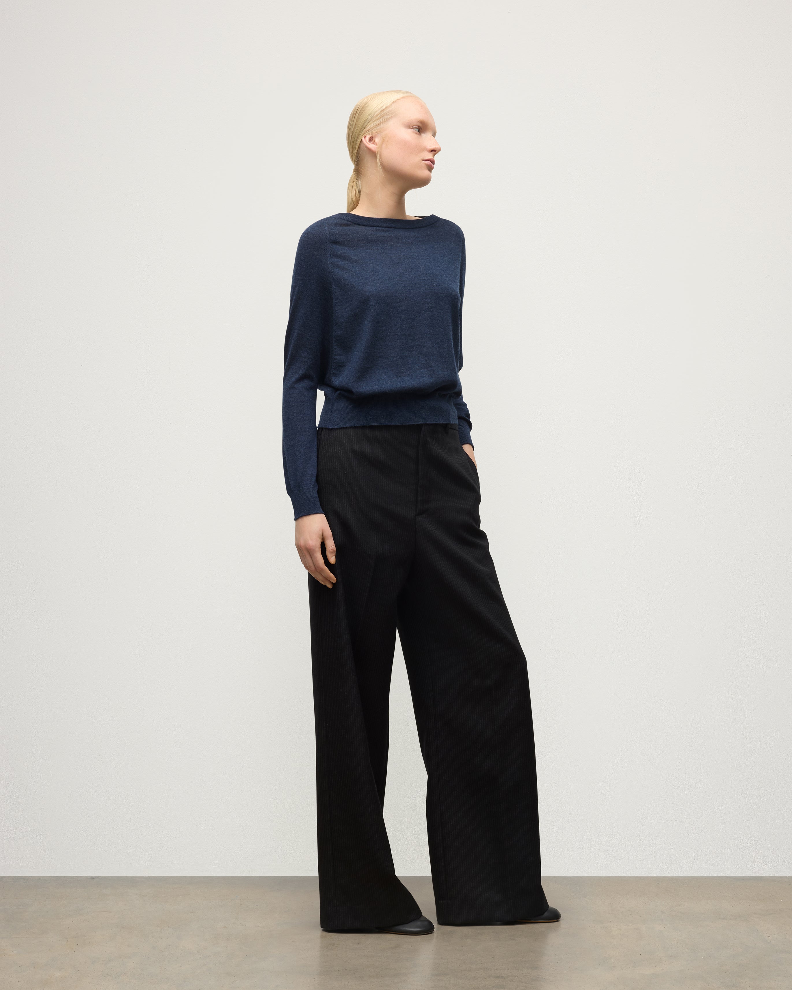 Johnstons of Elgin - Finola Navy Superfine Cashmere Jumper