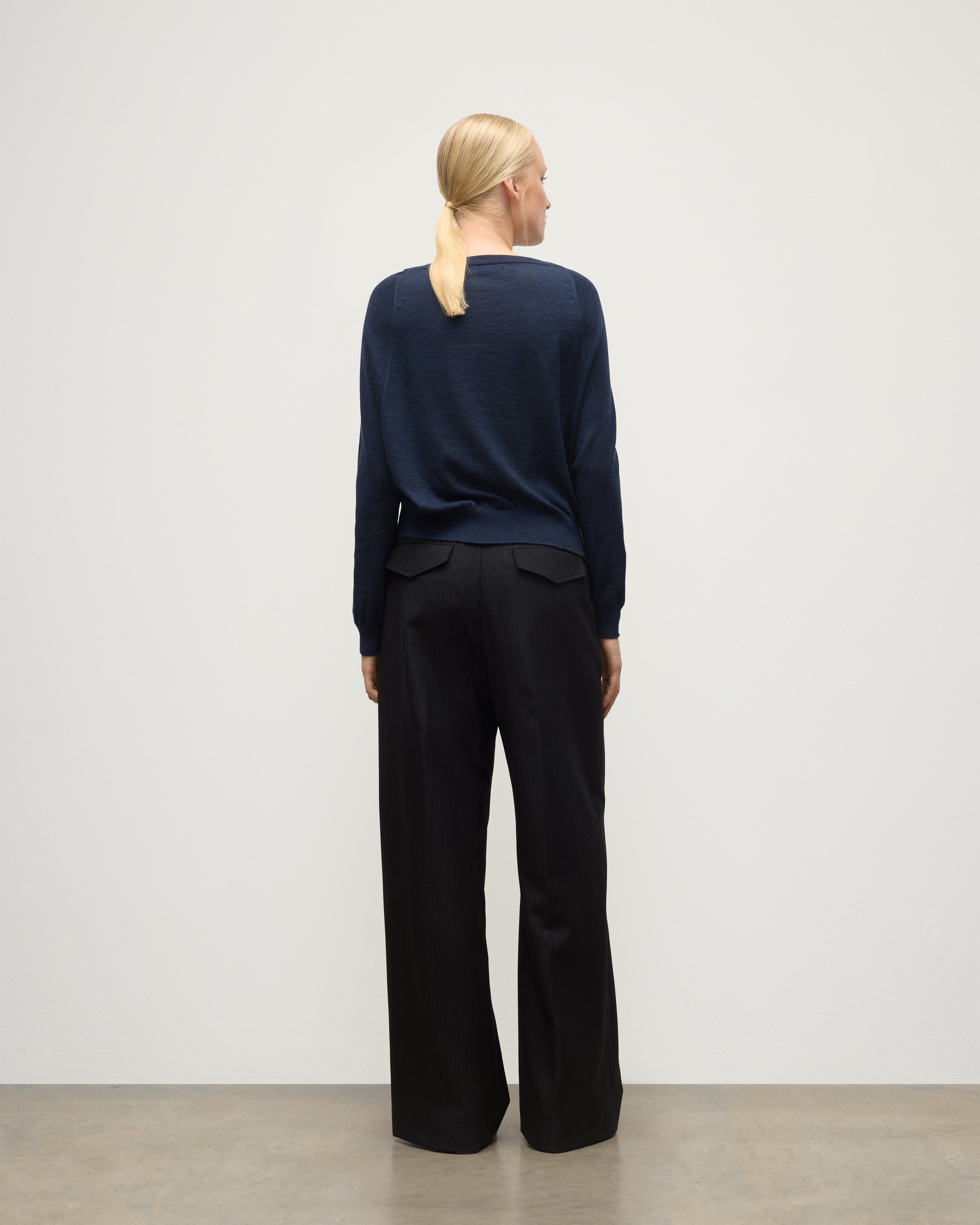 Johnstons of Elgin - Finola Navy Superfine Cashmere Jumper