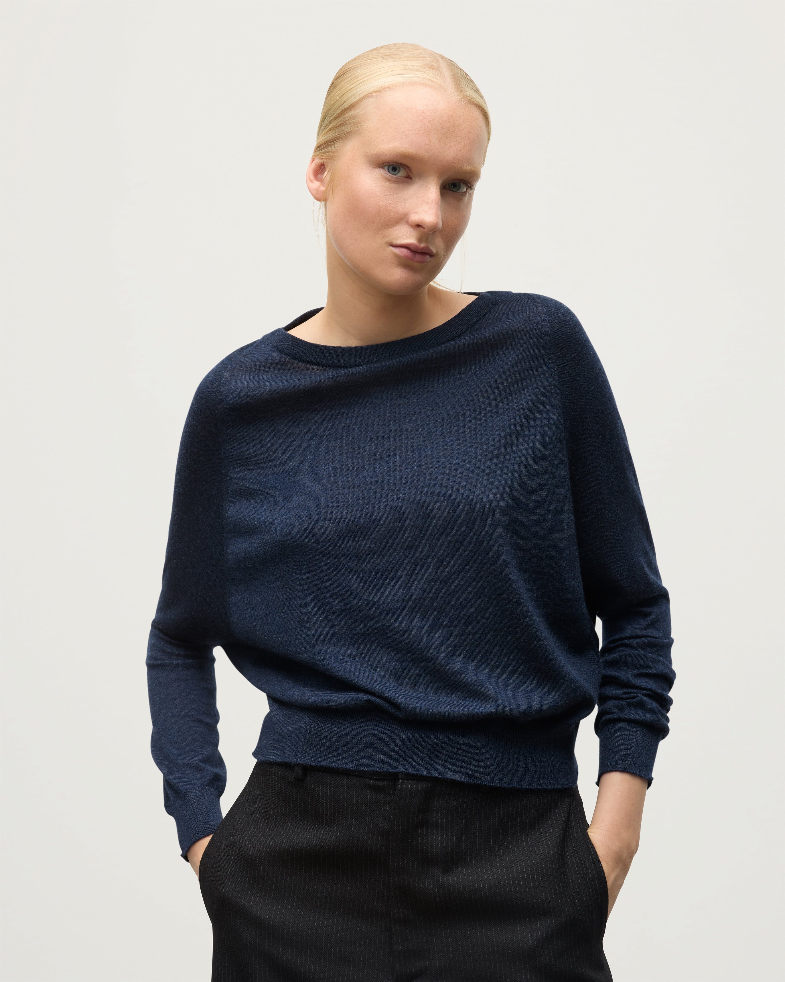 Johnstons of Elgin - Finola Navy Superfine Cashmere Jumper