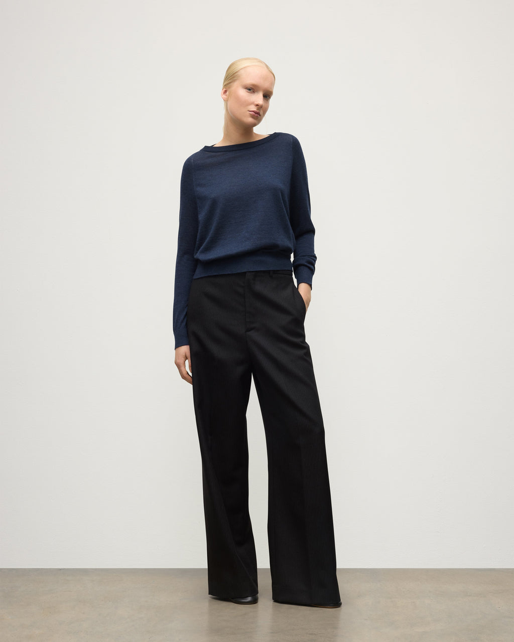 Johnstons of Elgin - Finola Navy Superfine Cashmere Jumper