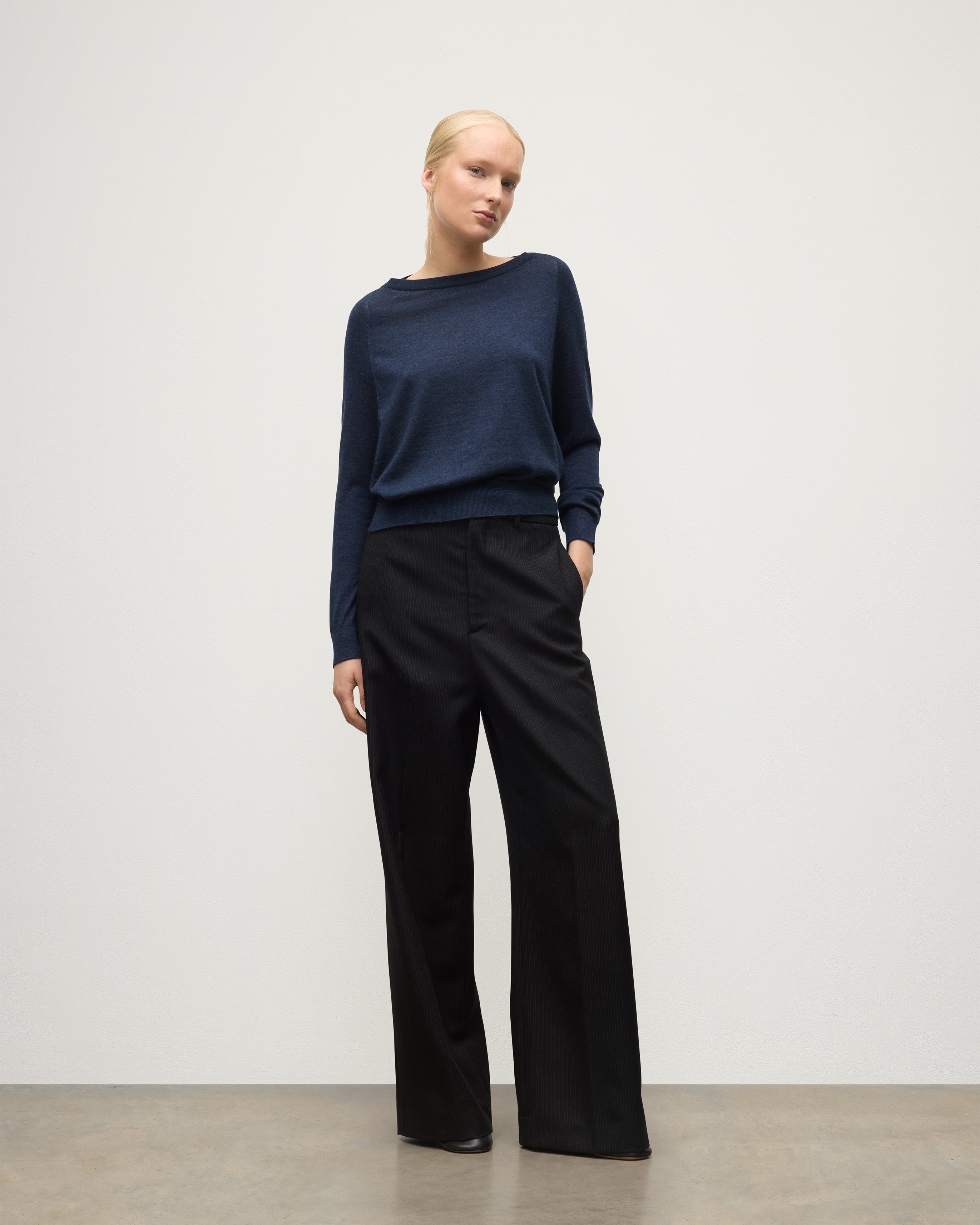 Johnstons of Elgin - Finola Navy Superfine Cashmere Jumper