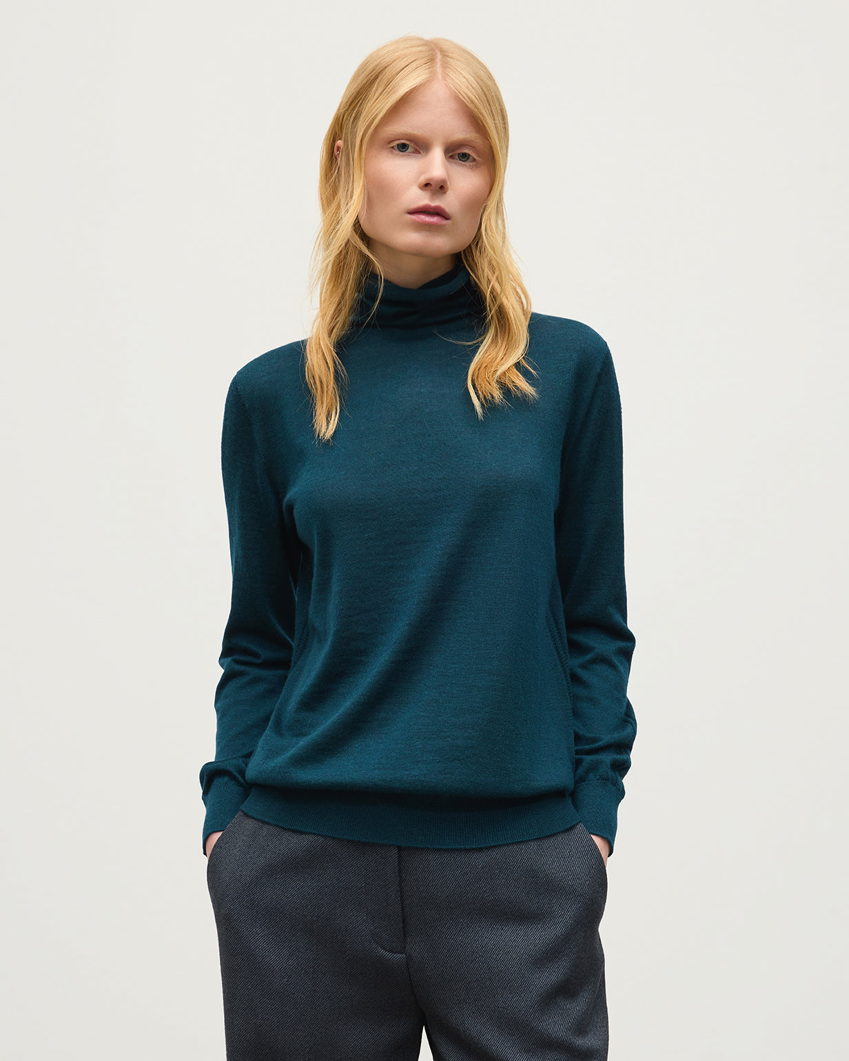 Johnstons of Elgin - Beatrice Funnel Neck Green Superfine Cashmere Jumper