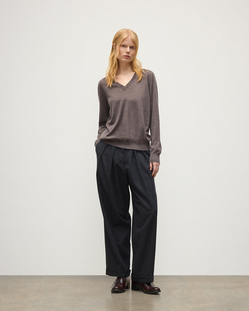 Johnstons of Elgin - Beatrice Brown Superfine Cashmere Jumper