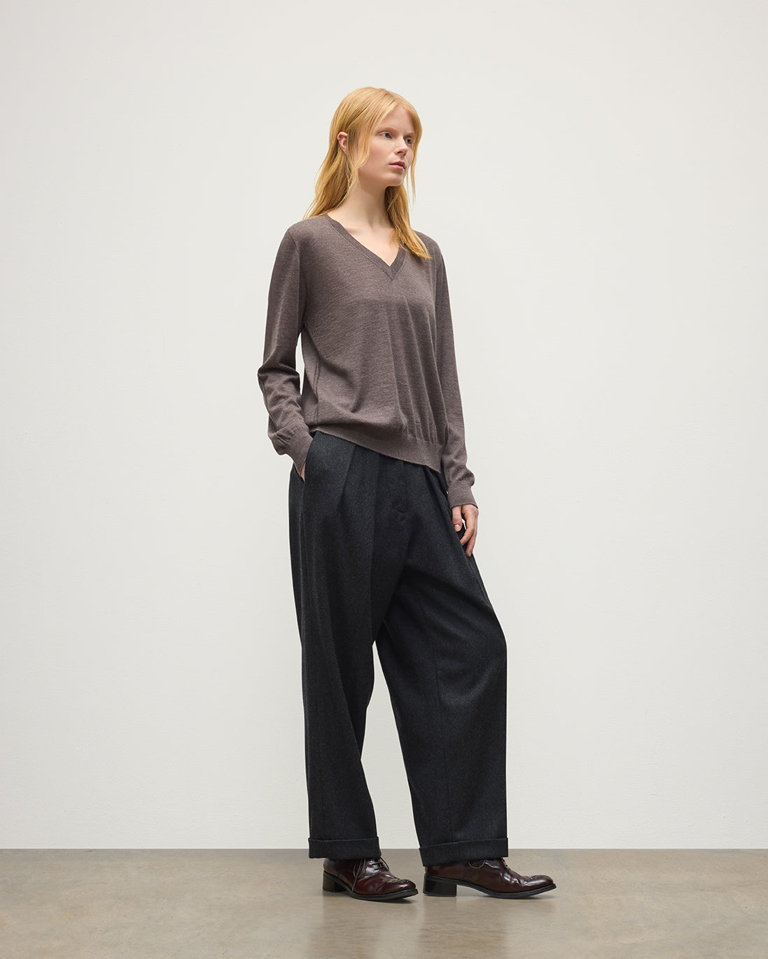 Johnstons of Elgin - Beatrice Brown Superfine Cashmere Jumper