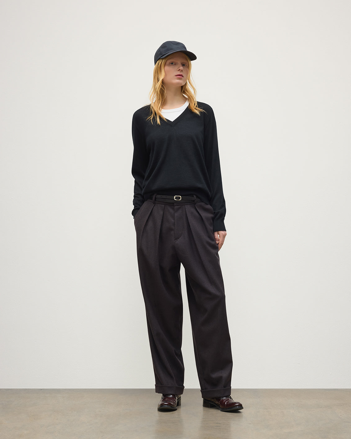 Johnstons of Elgin - Beatrice Black Superfine Cashmere Jumper