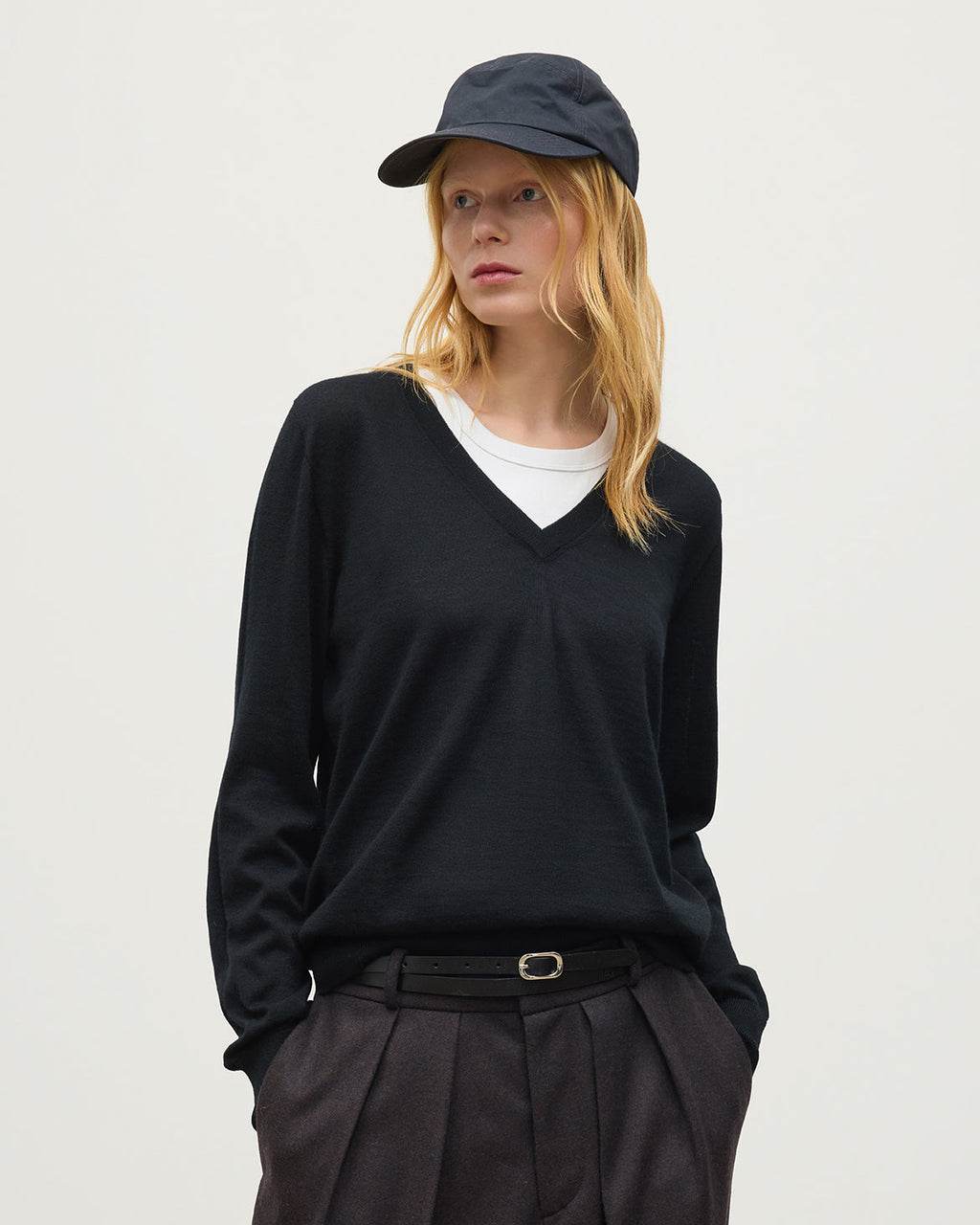 Johnstons of Elgin - Beatrice Black Superfine Cashmere Jumper