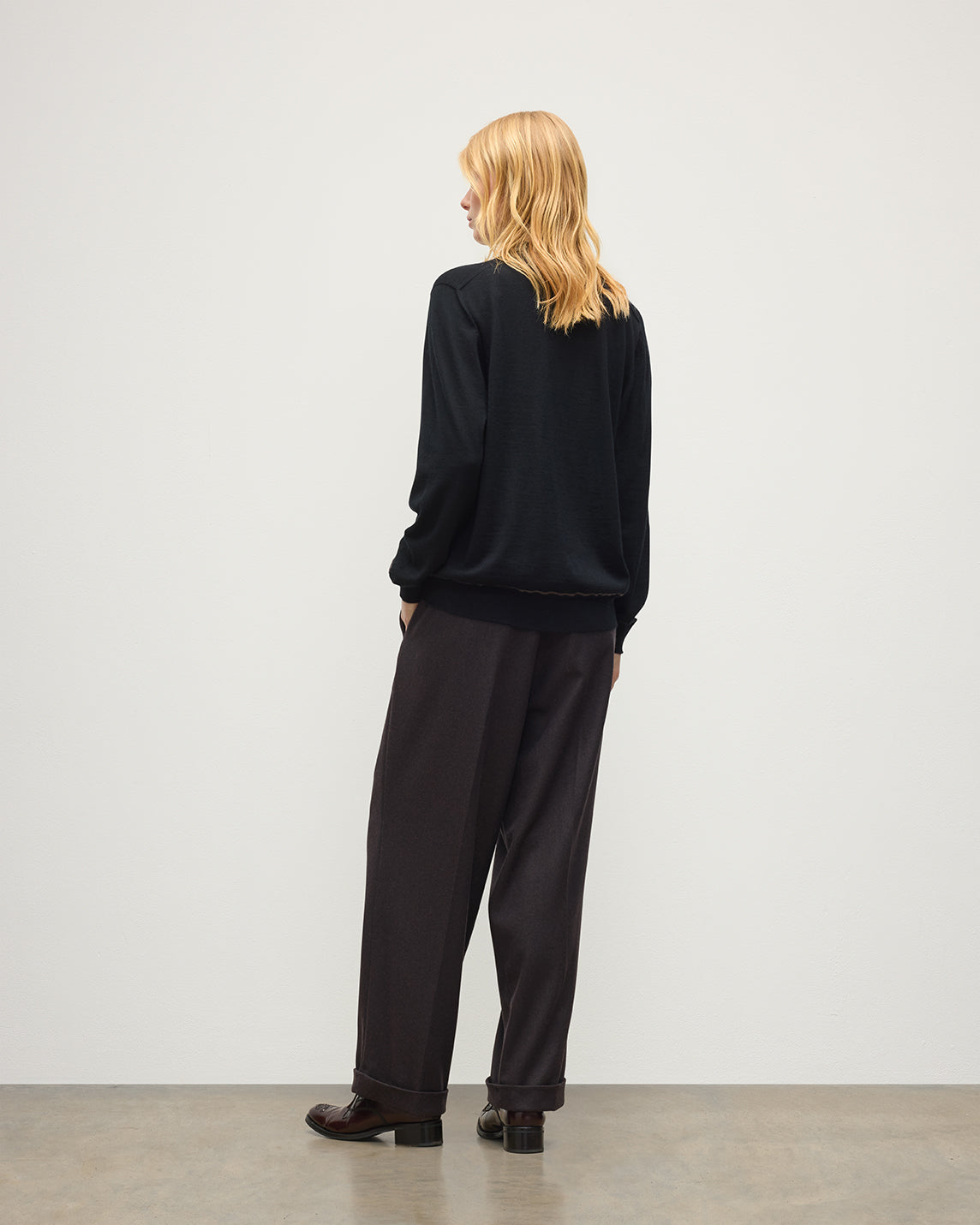 Johnstons of Elgin - Effie Black Superfine Cashmere Cardigan