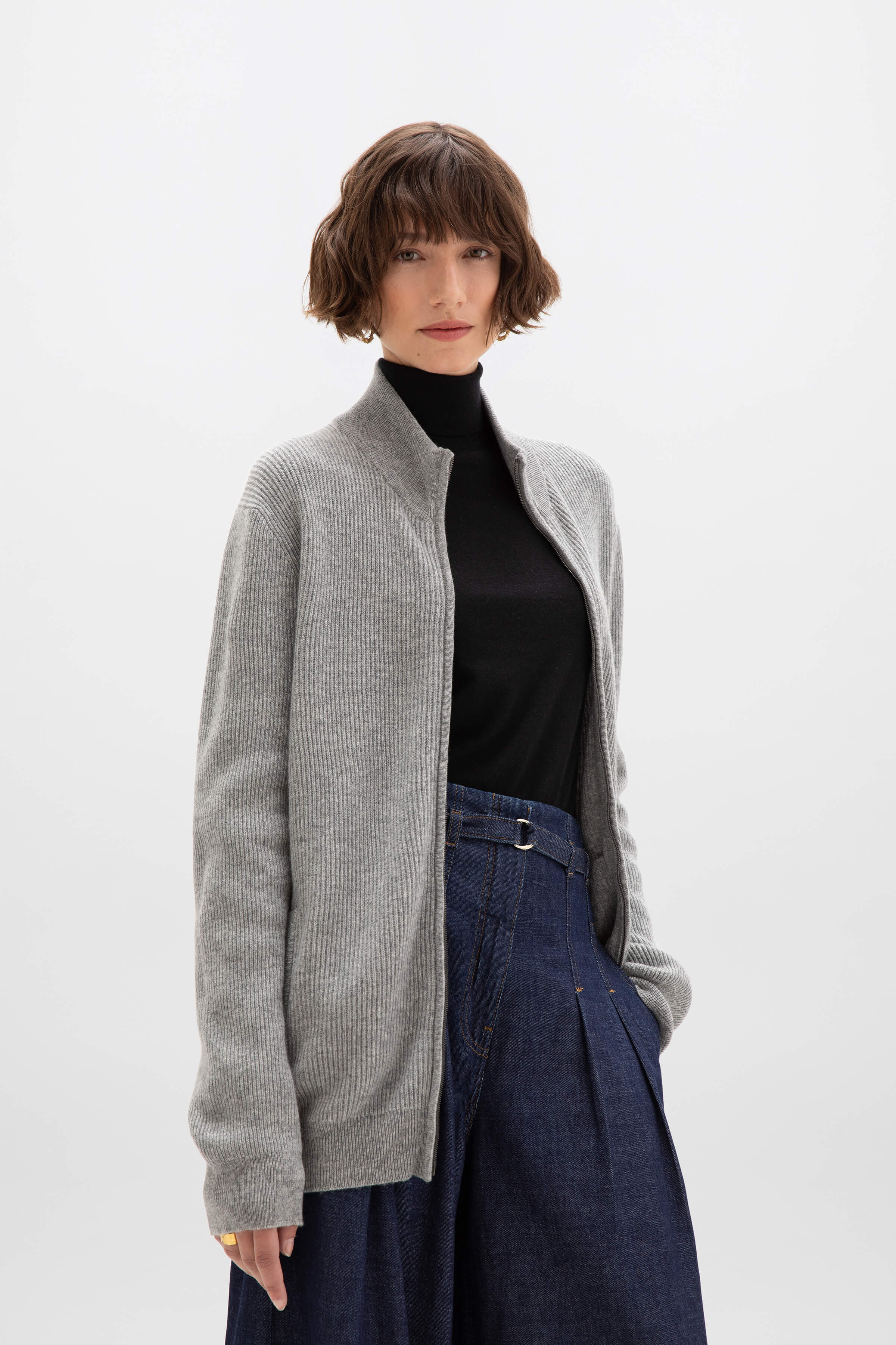 Johnstons of Elgin - Ribbed Cashmere Light Grey Cardigan