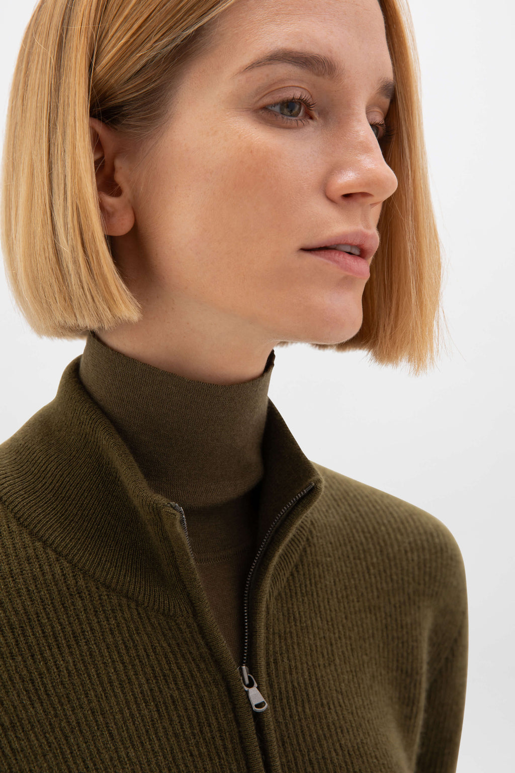 Johnstons of Elgin - Front Zip Olive Green Cashmere Cardigan
