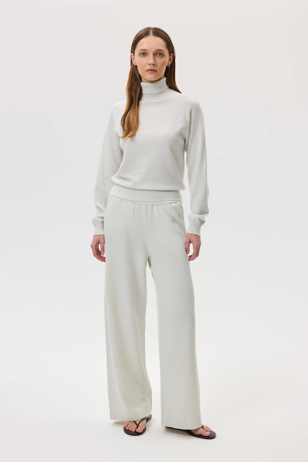 Johnstons of Elgin - Cashmere White Roll Neck Jumper