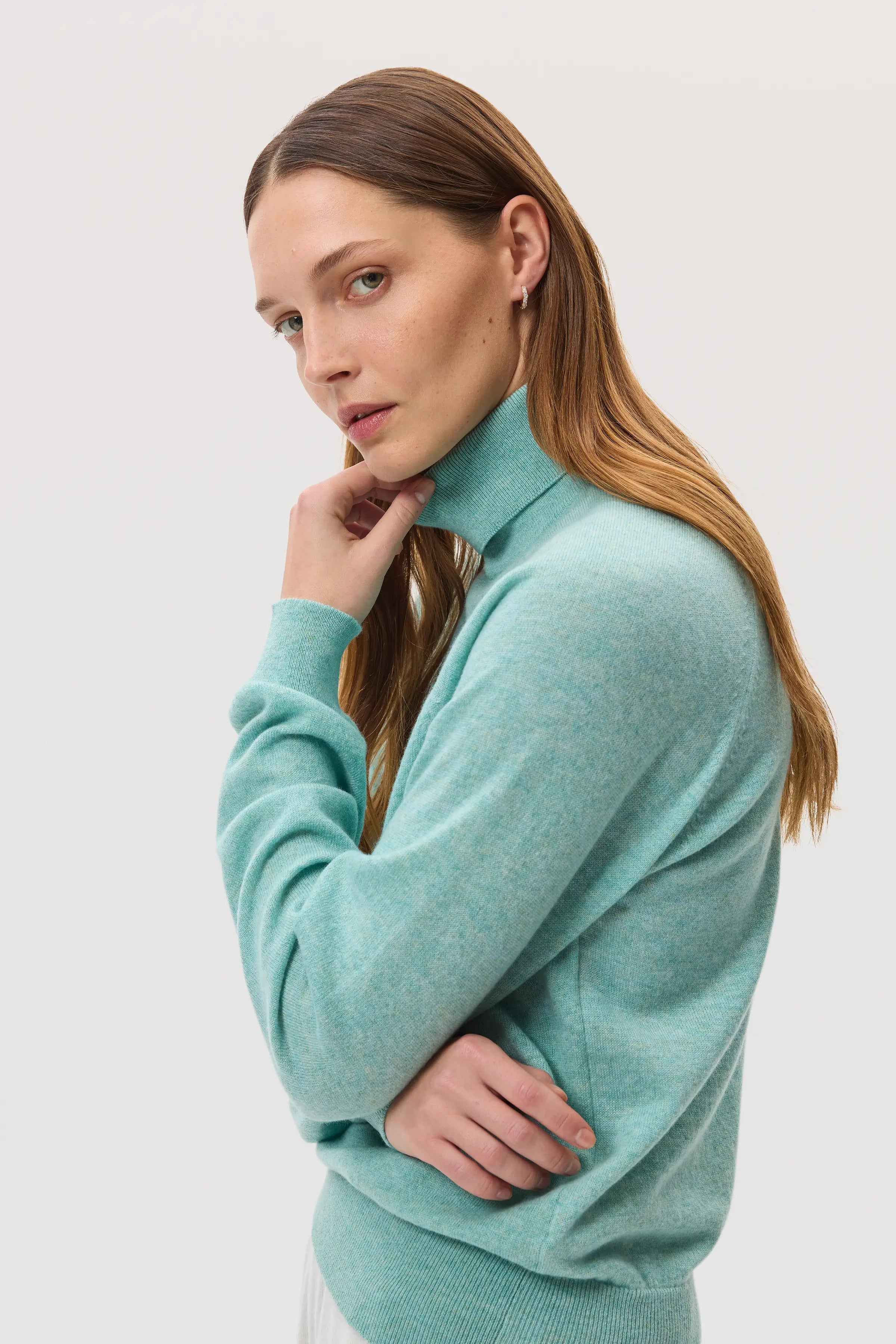 Johnstons of Elgin - Classic Cashmere Roll Neck Green Jumper