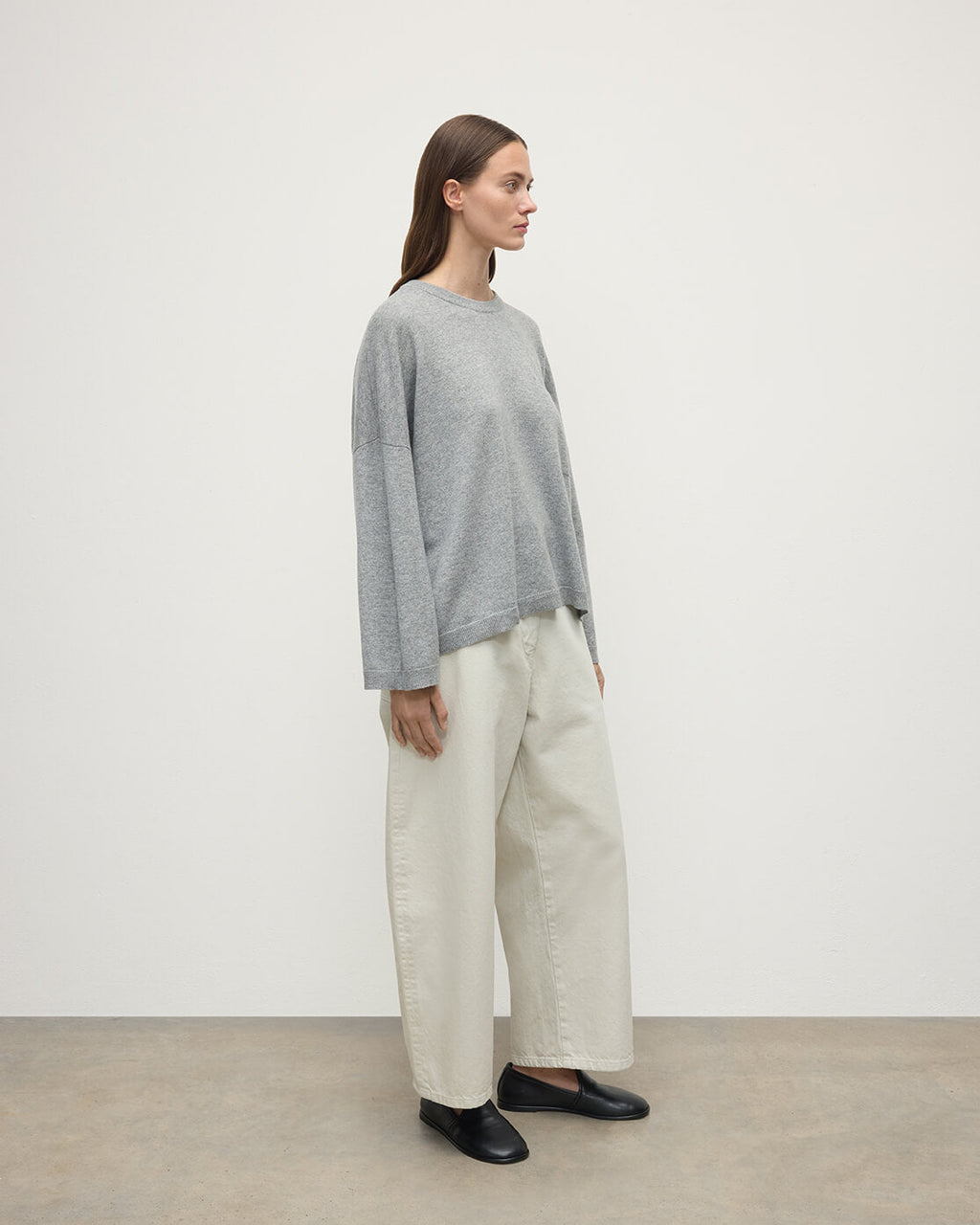 Johnstons of Elgin - Gauzy Pocket Light Grey Cashmere Jumper