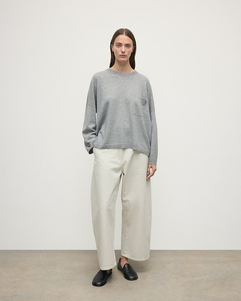 Johnstons of Elgin - Gauzy Pocket Light Grey Cashmere Jumper
