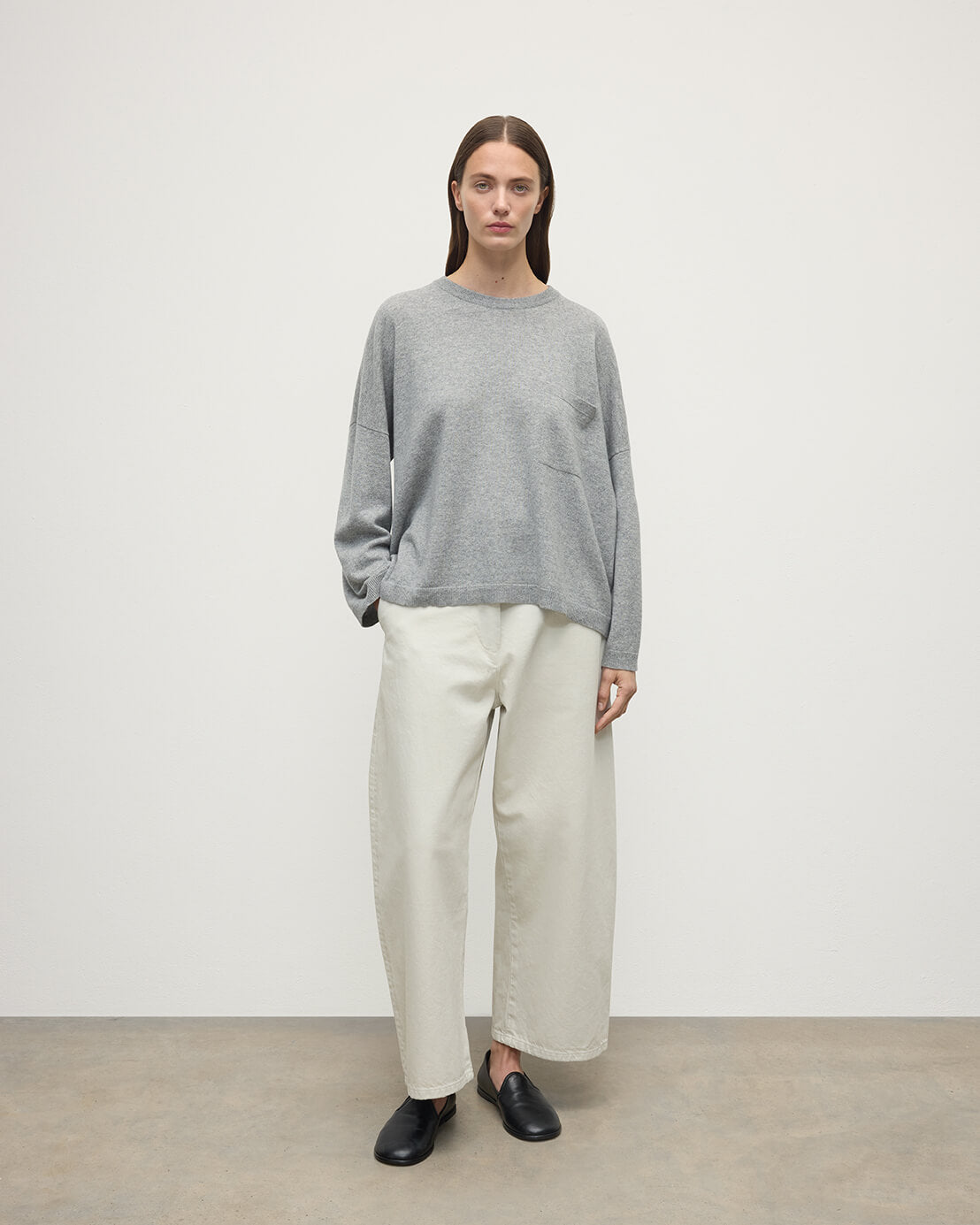 Johnstons of Elgin - Gauzy Pocket Light Grey Cashmere Jumper
