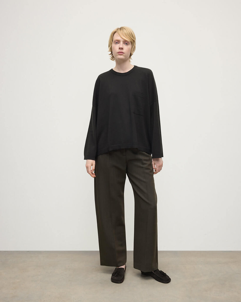 Johnstons of Elgin - Gauzy Pocket Dark Grey Cashmere Jumper