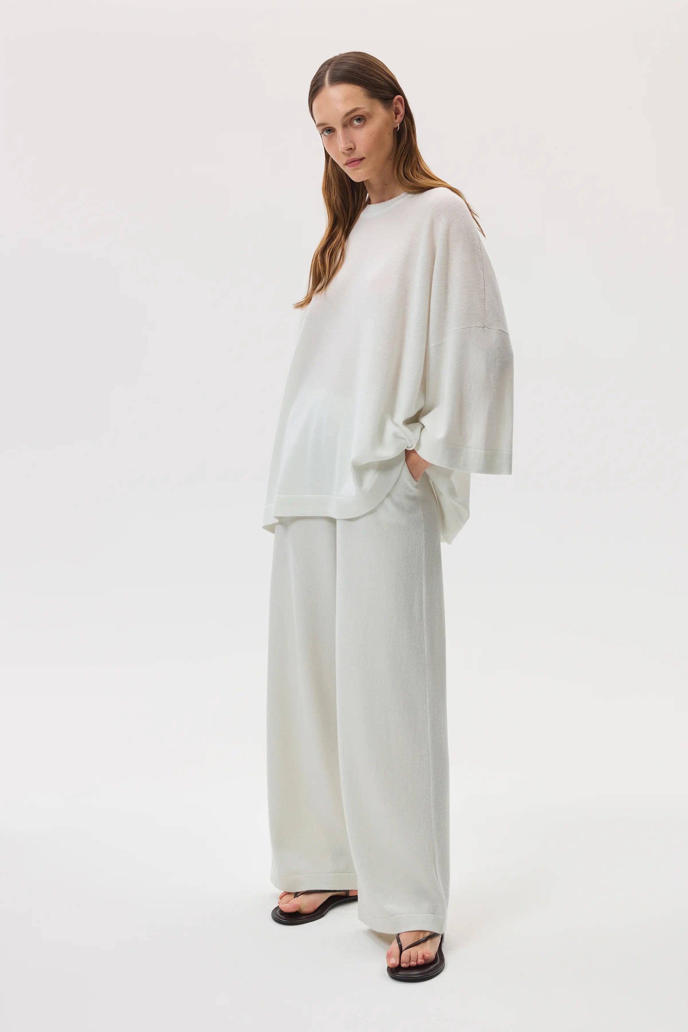 Johnstons of Elgin - Relaxed Featherlight White Cashmere Jumper