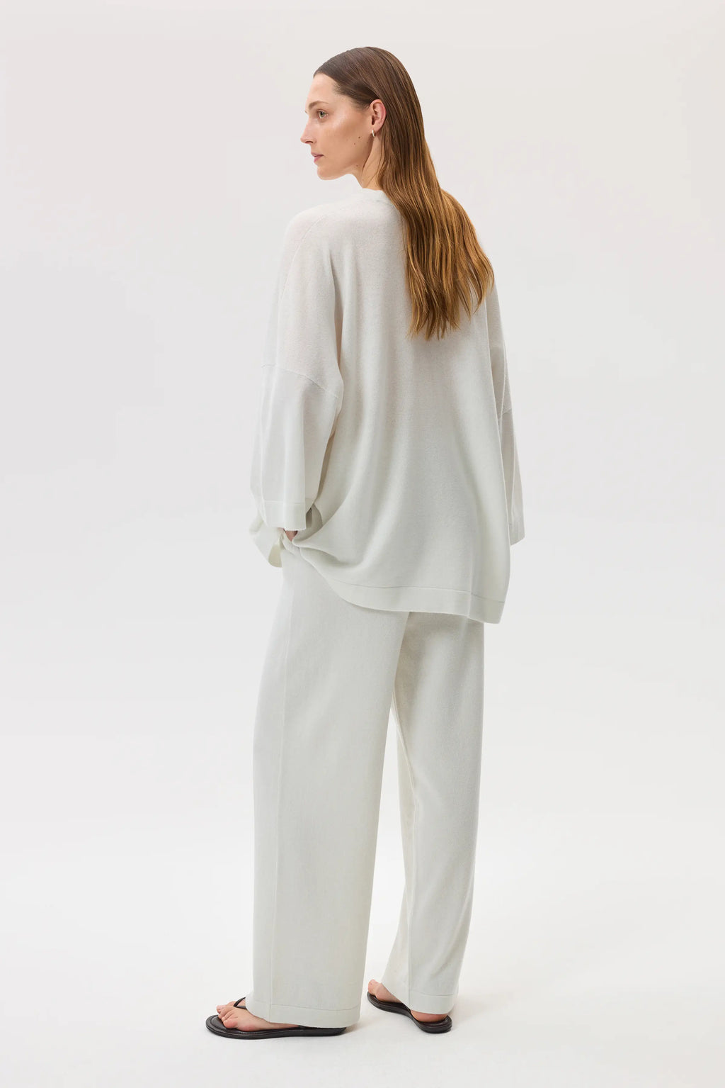 Johnstons of Elgin - Relaxed Featherlight White Cashmere Jumper