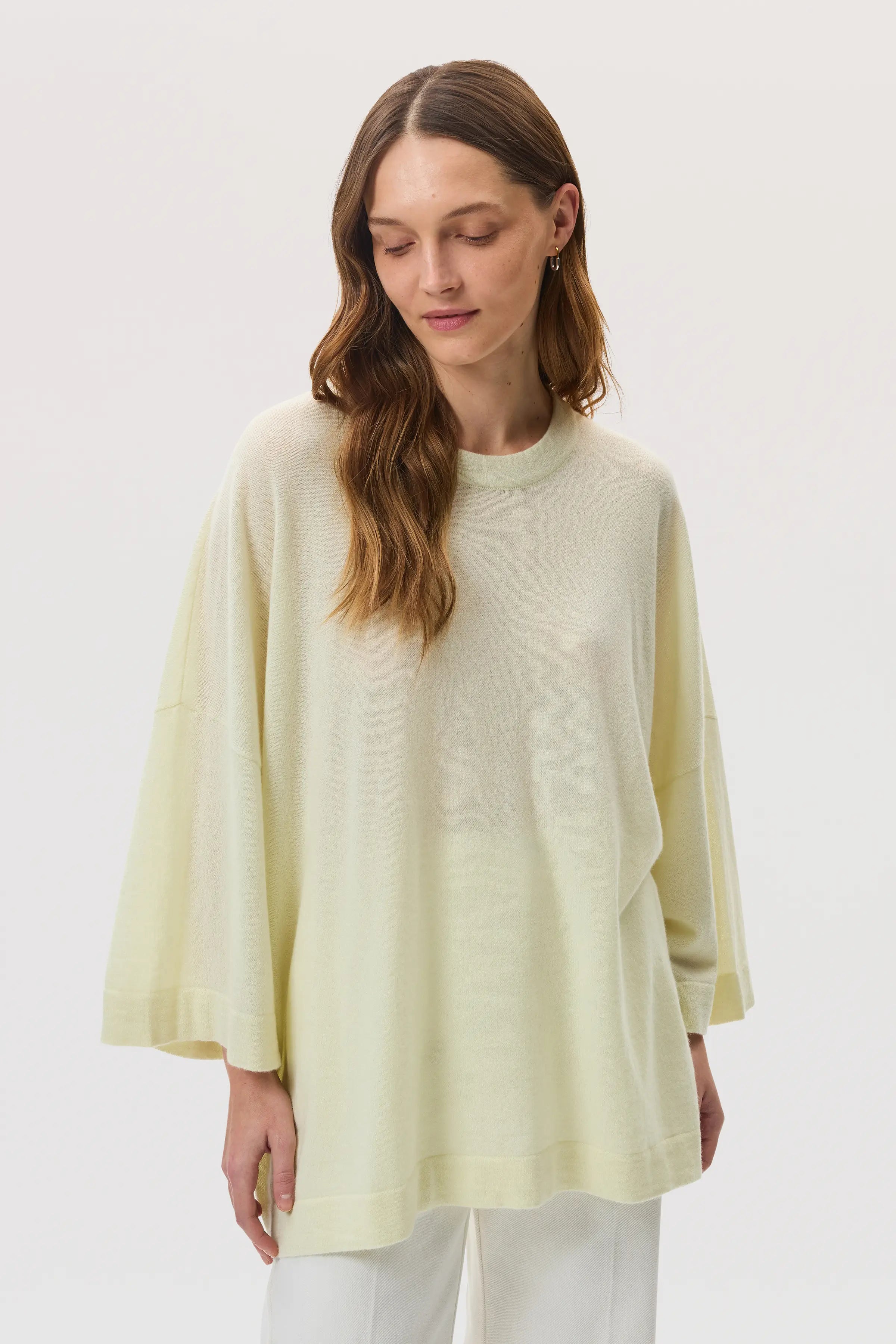 Johnstons of Elgin - Relaxed Featherlight Cashmere Light Yellow Jumper