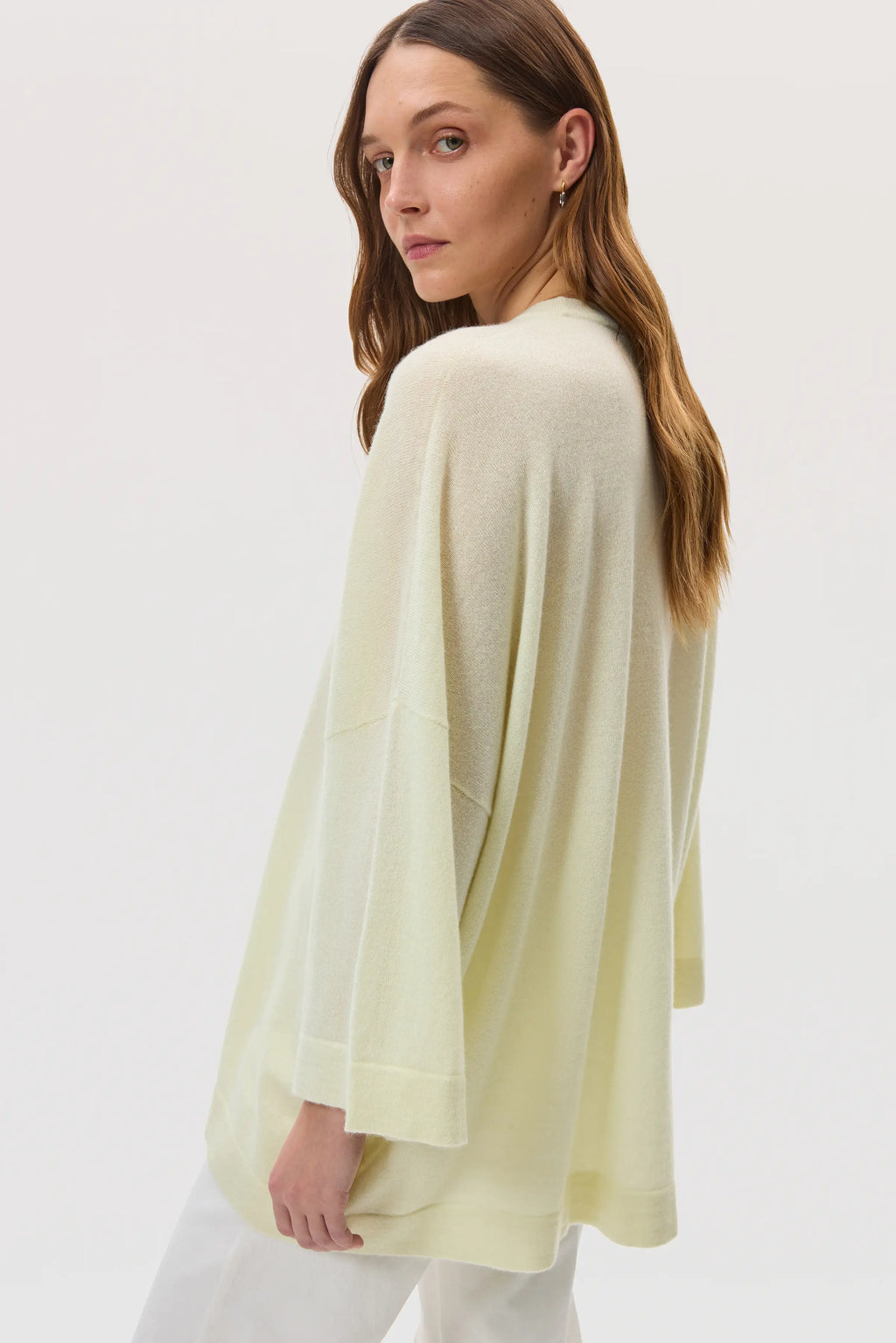 Johnstons of Elgin - Relaxed Featherlight Cashmere Light Yellow Jumper