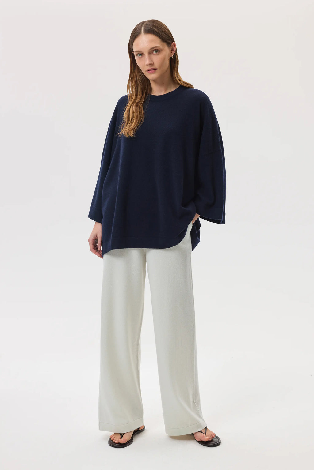 Johnstons of Elgin - Relaxed Featherlight Cashmere Dark Navy Jumper
