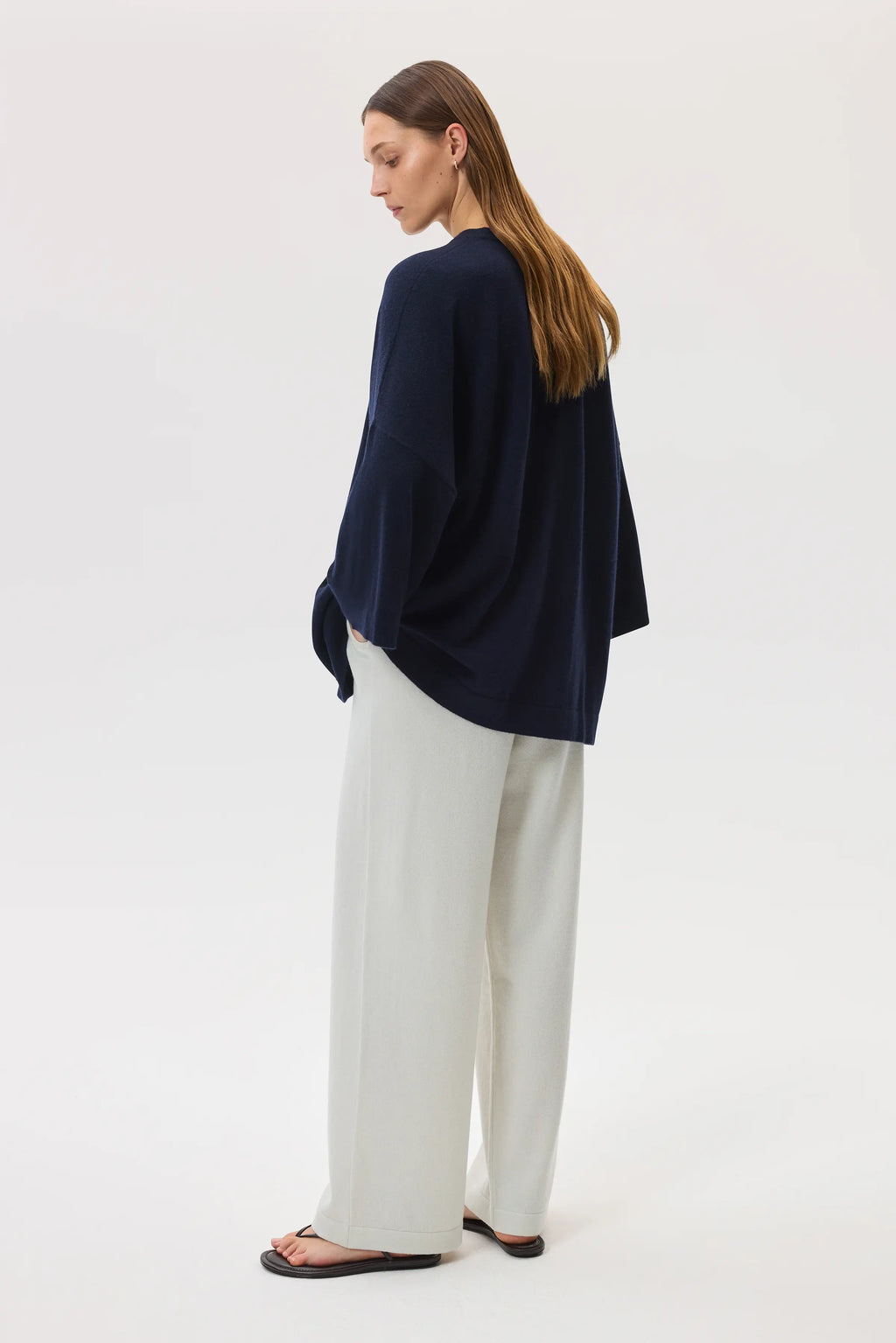 Johnstons of Elgin - Relaxed Featherlight Cashmere Dark Navy Jumper
