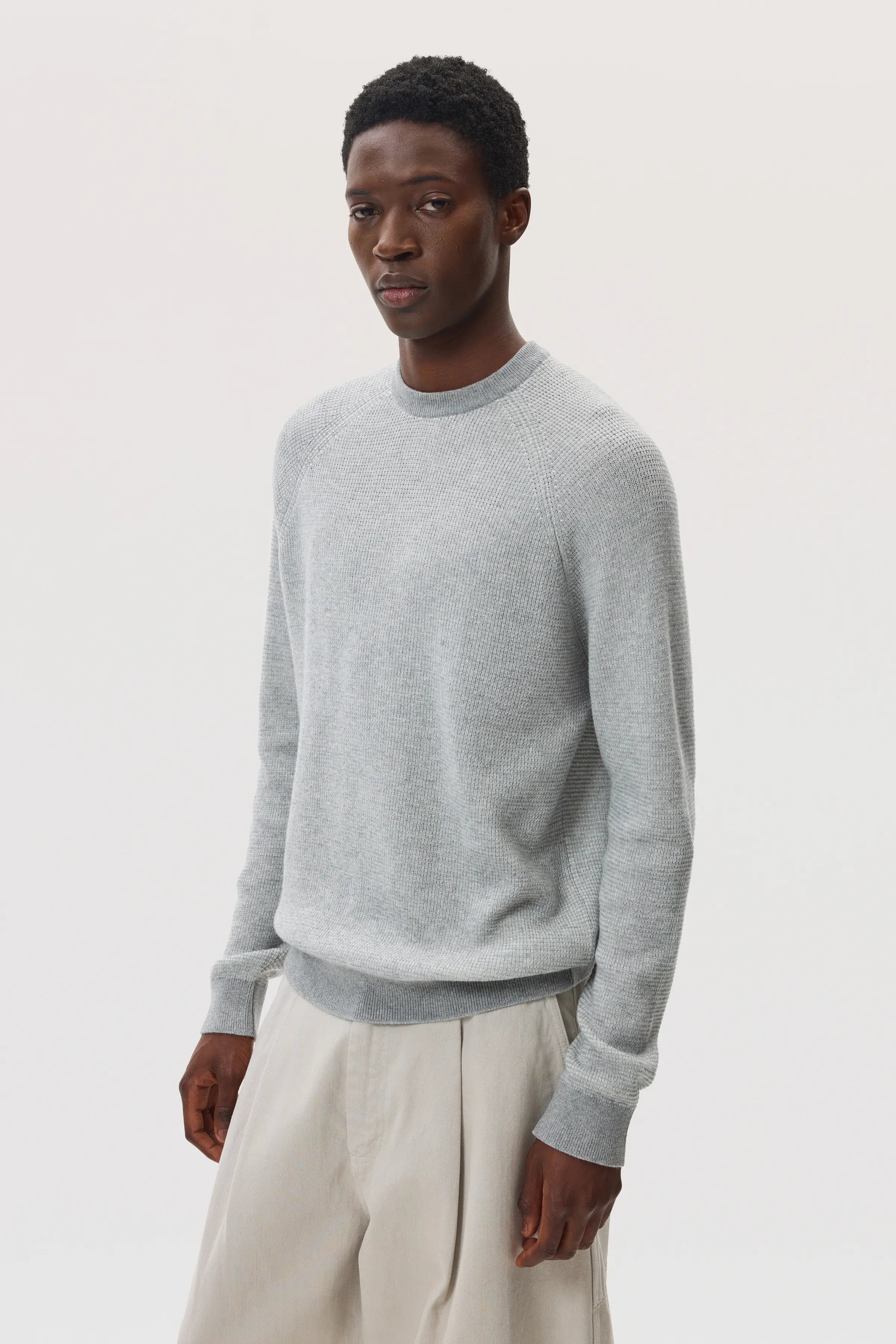 Johnstons of Elgin - Featherlight Cashmere Waffle Stitch Light Grey Jumper
